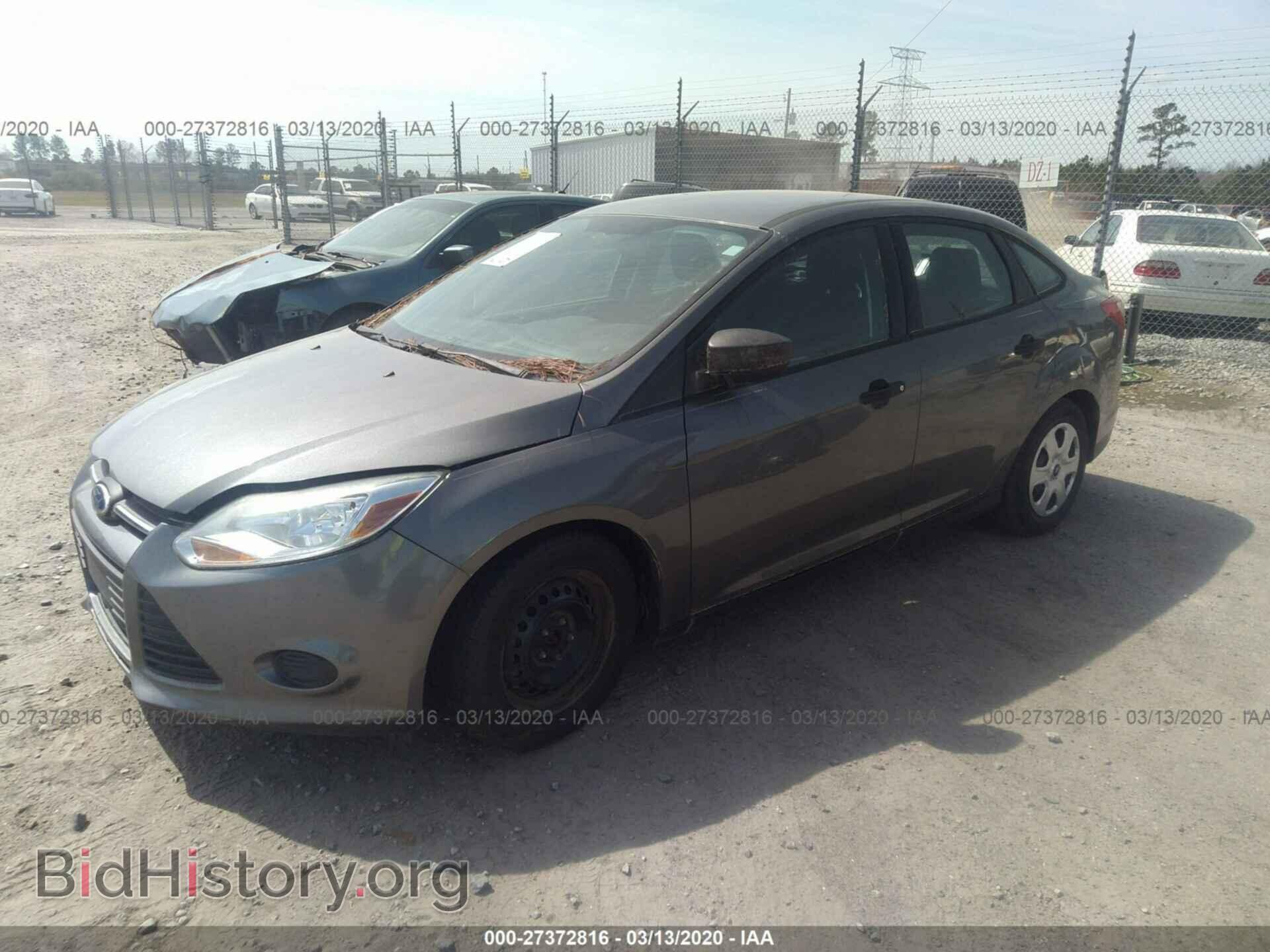 2012 Ford Focus - VIN: 1FAHP3E24CL308601 - Фото 2