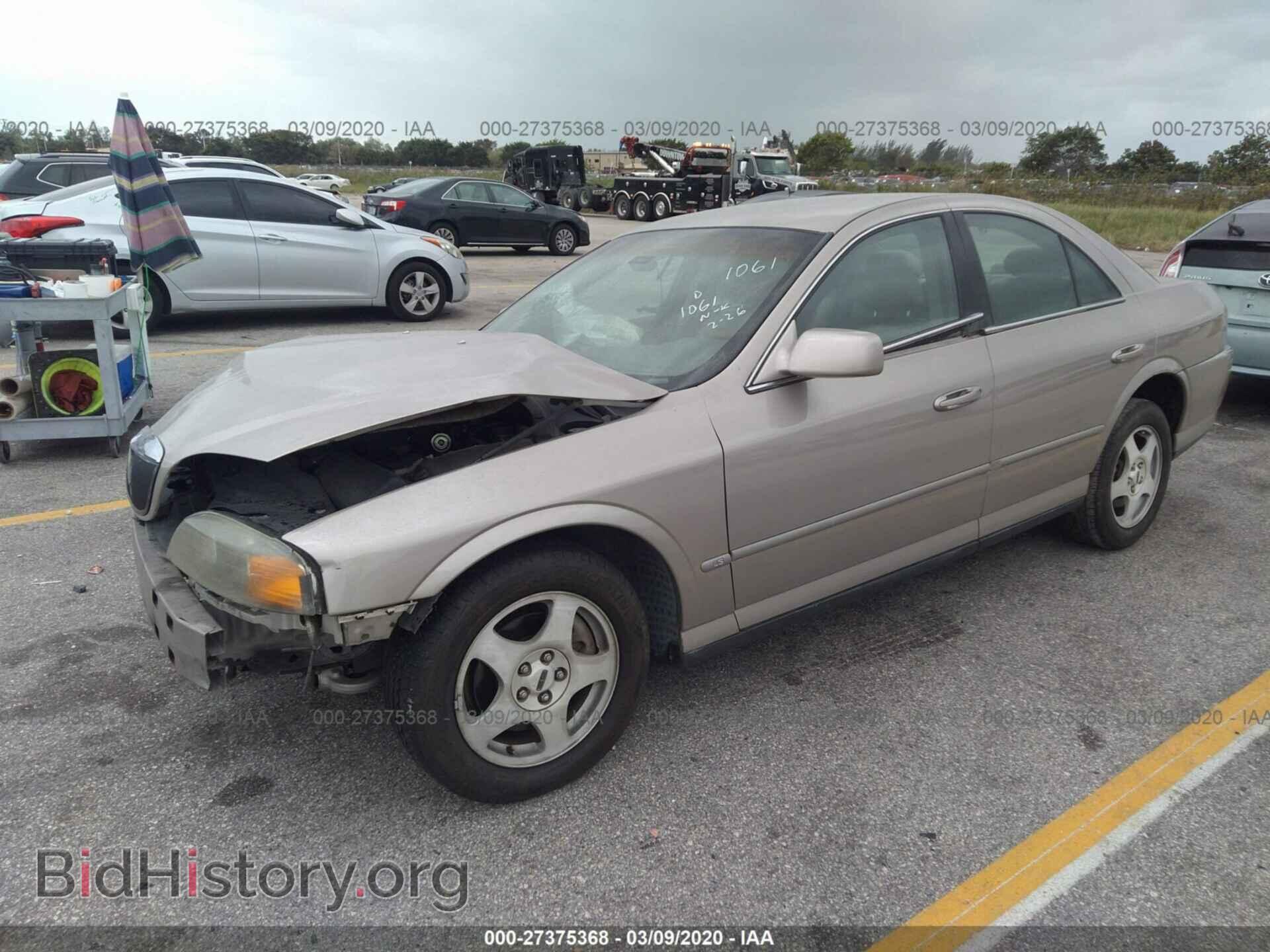 2000 LINCOLN LS - VIN: 1LNHM87A2YY901061 - Photo 2