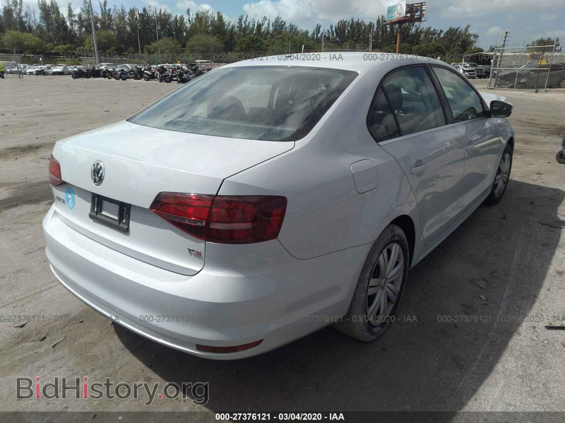 2017 VOLKSWAGEN JETTA - VIN: 3VW2B7AJ4HM325324 - Фото 4