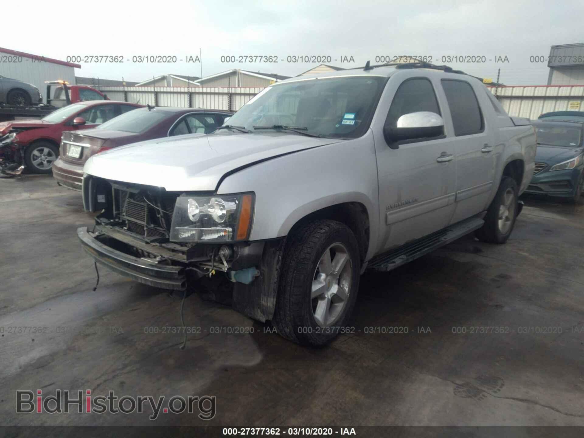2011 CHEVROLET AVALANCHE - VIN: 3GNMCEE02BG365154 - Фото 2
