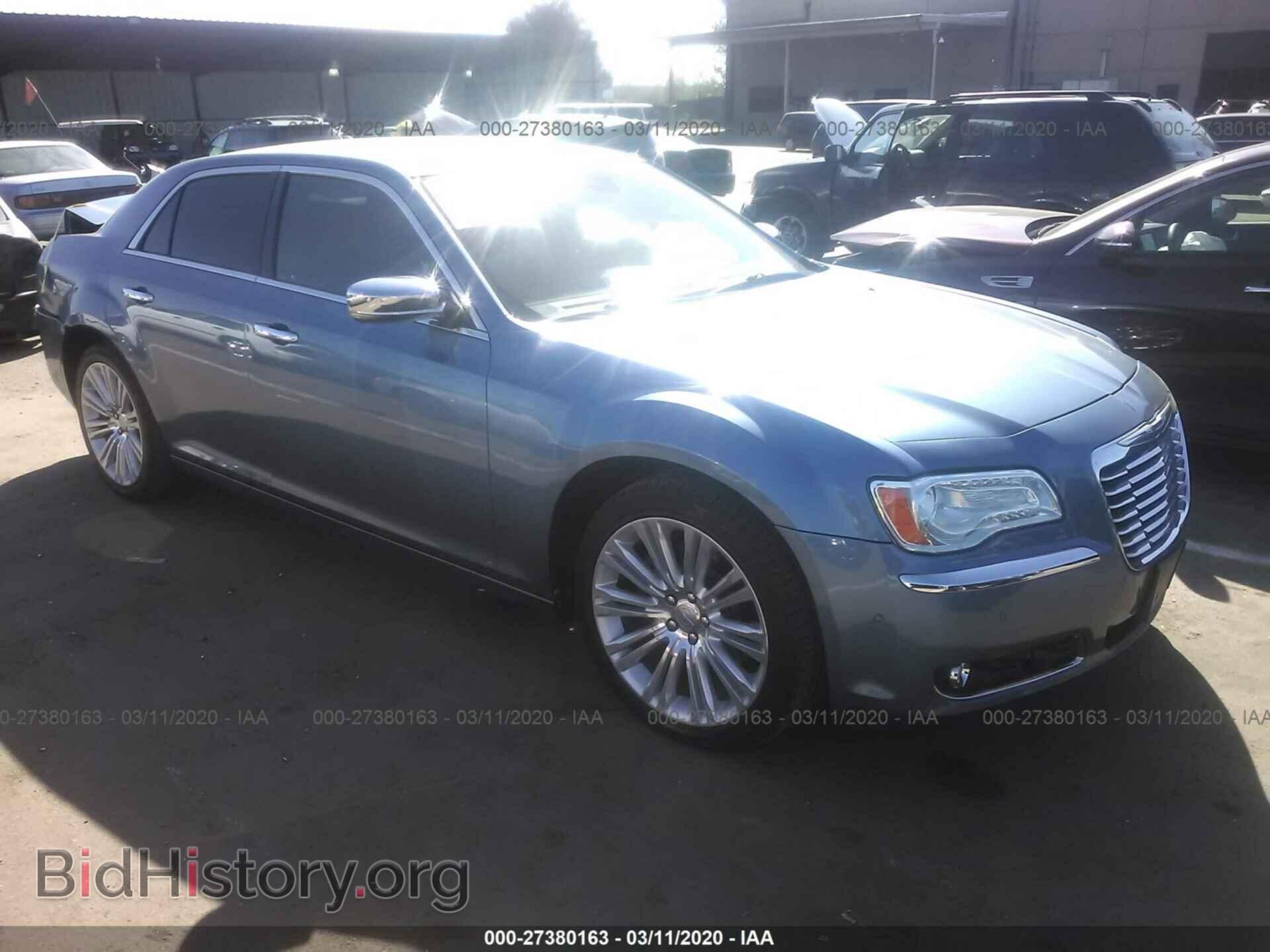 Фотография 2C3CA6CT4BH598468 - CHRYSLER 300C 2011