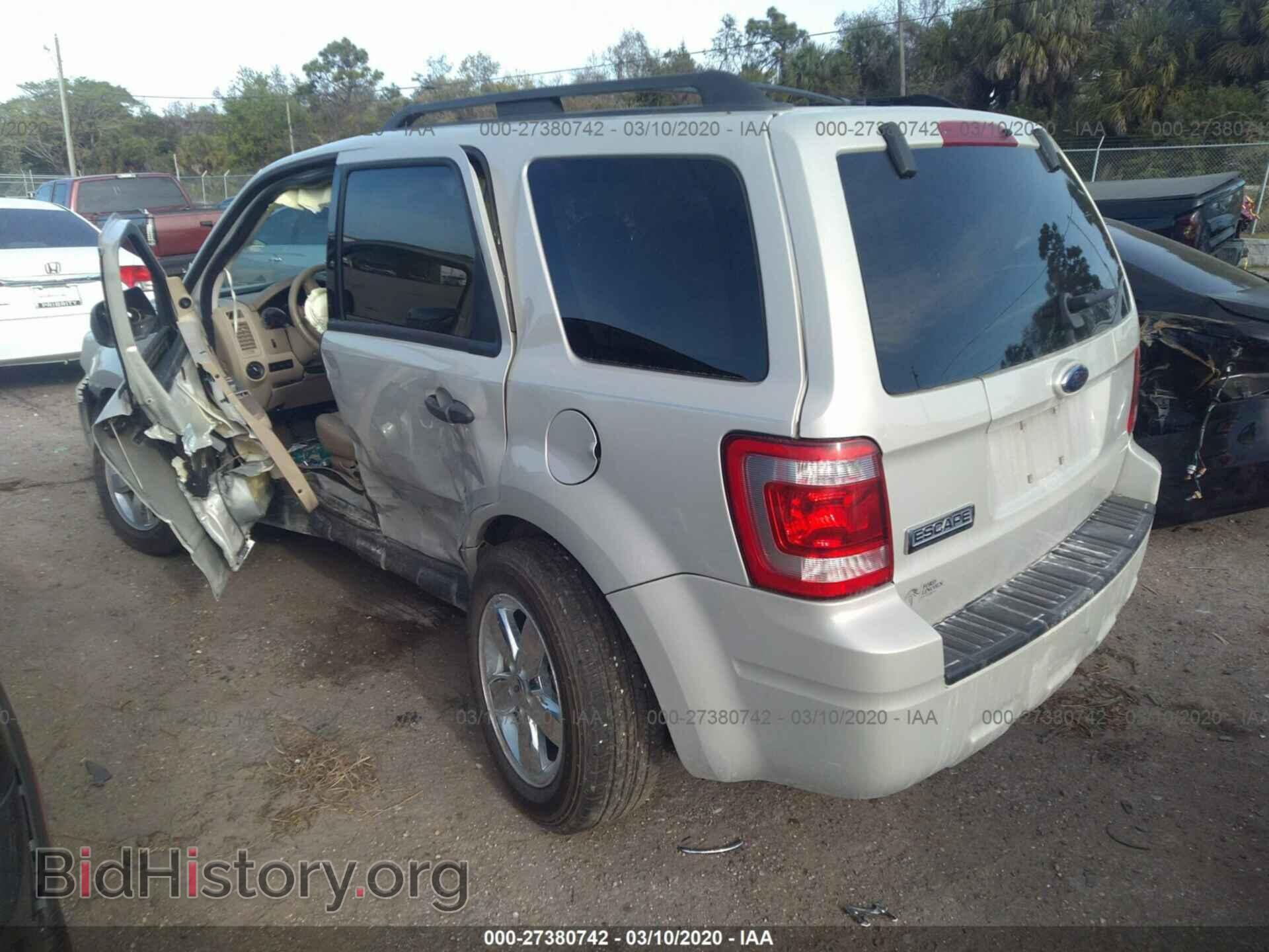 2009 FORD ESCAPE - VIN: 1FMCU03779KB62828 - Фото 3