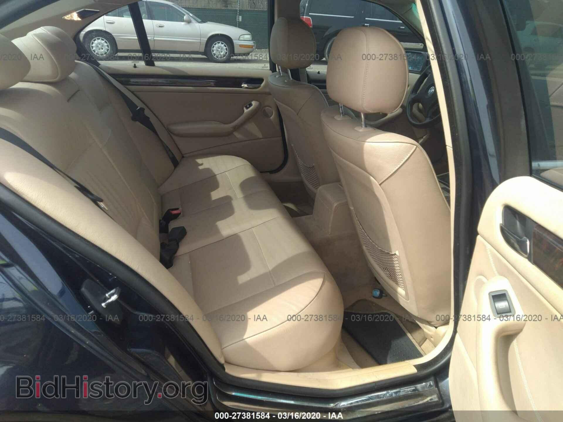 2003 BMW 330 - VIN: WBAEV53423KM28757 - Фото 8