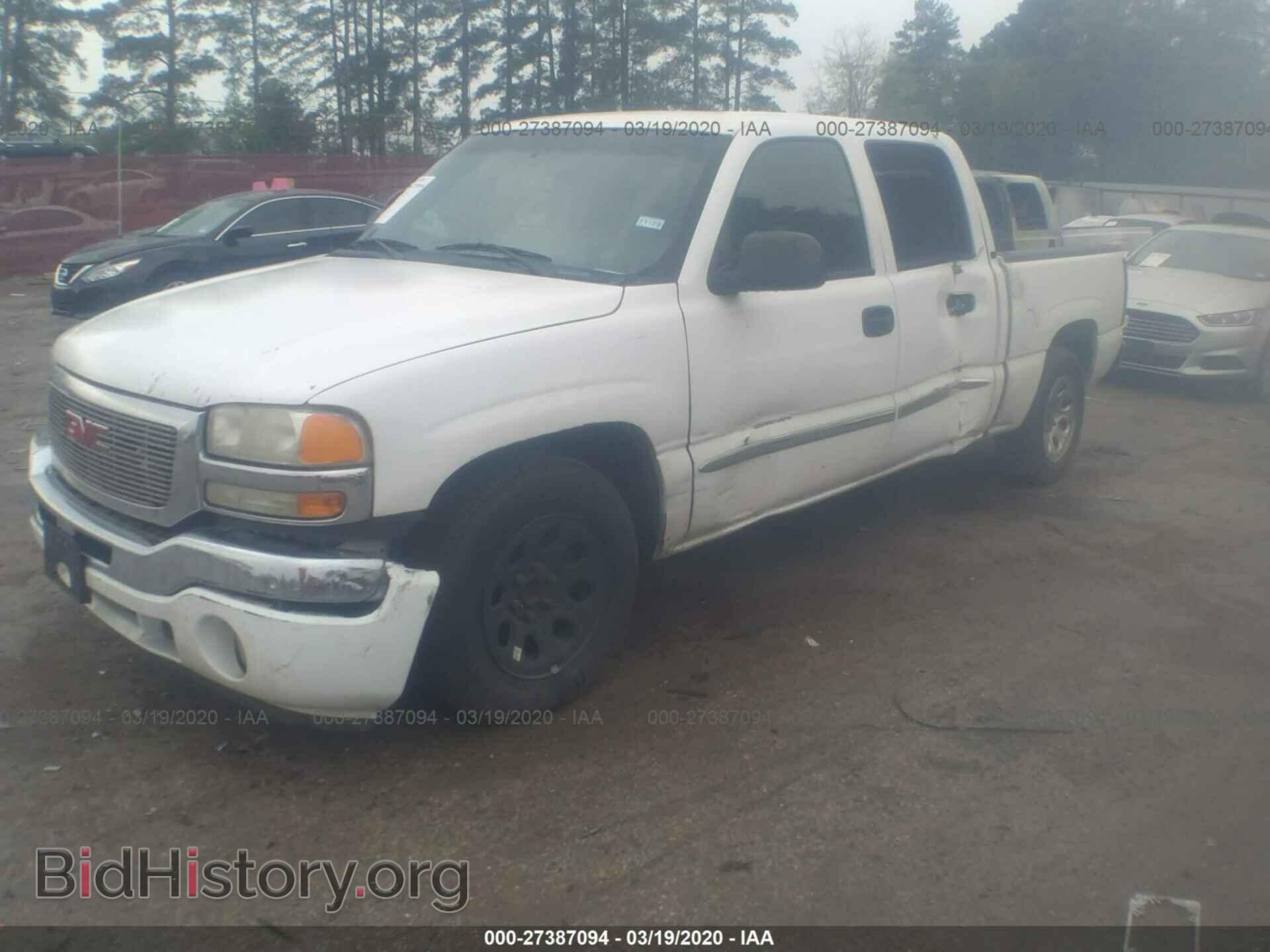 2005 GMC NEW SIERRA - VIN: 2GTEC13T251187200 - Фото 2