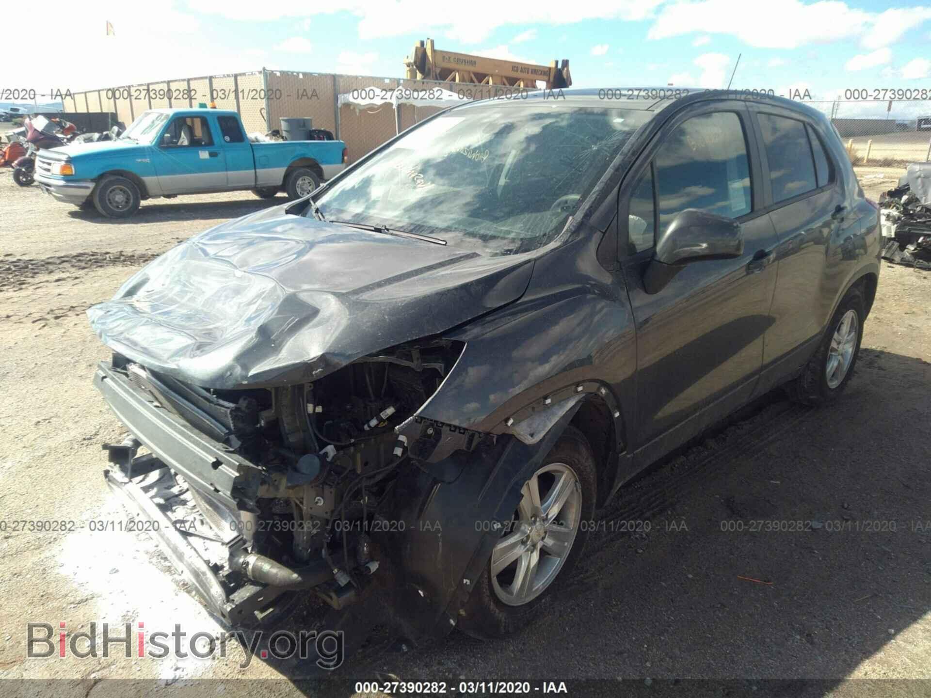 2019 CHEVROLET TRAX - VIN: 3GNCJKSB3KL320205 - Photo 2