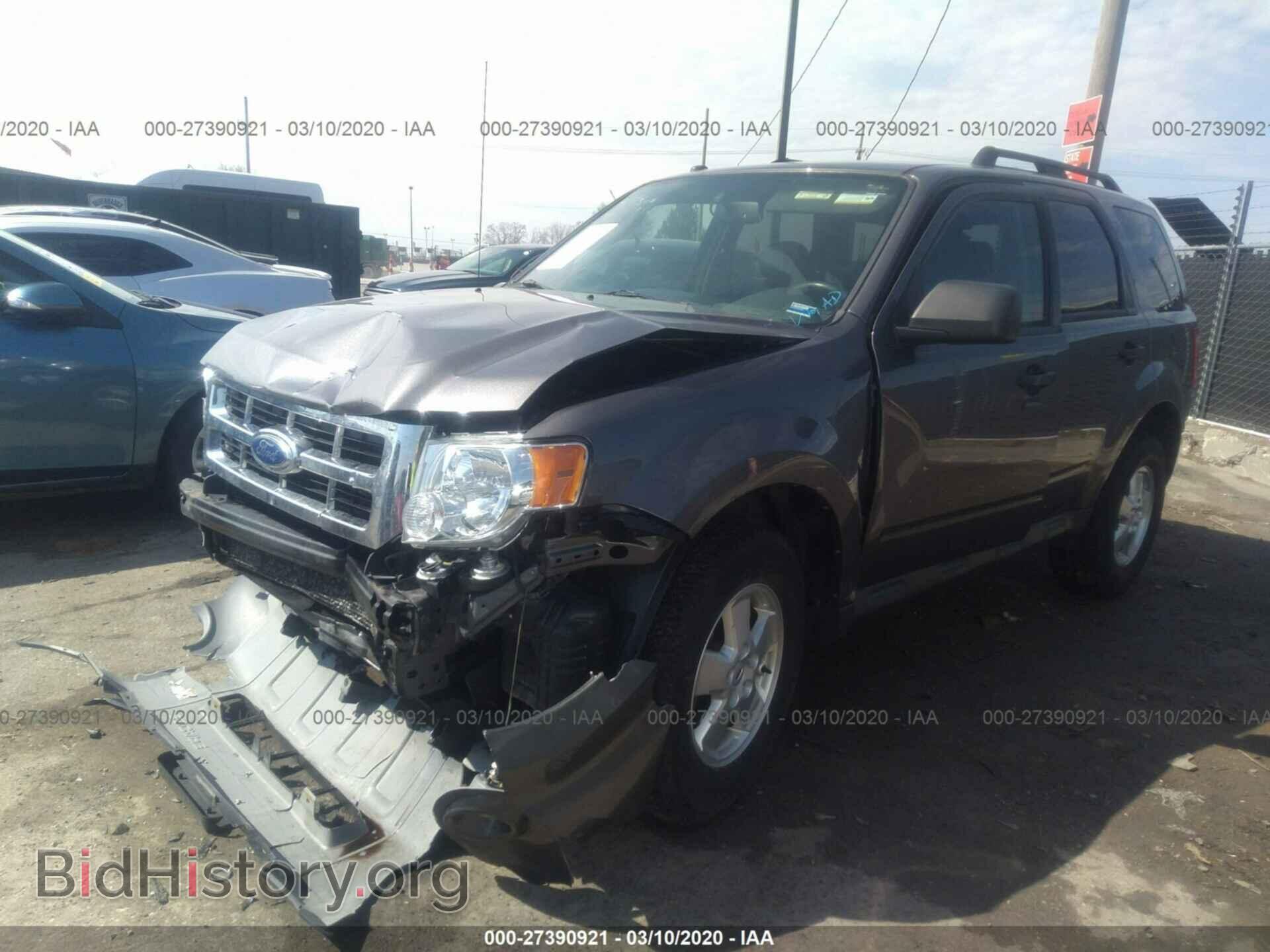 2011 FORD ESCAPE - VIN: 1FMCU0D74BKC17658 - Фото 2