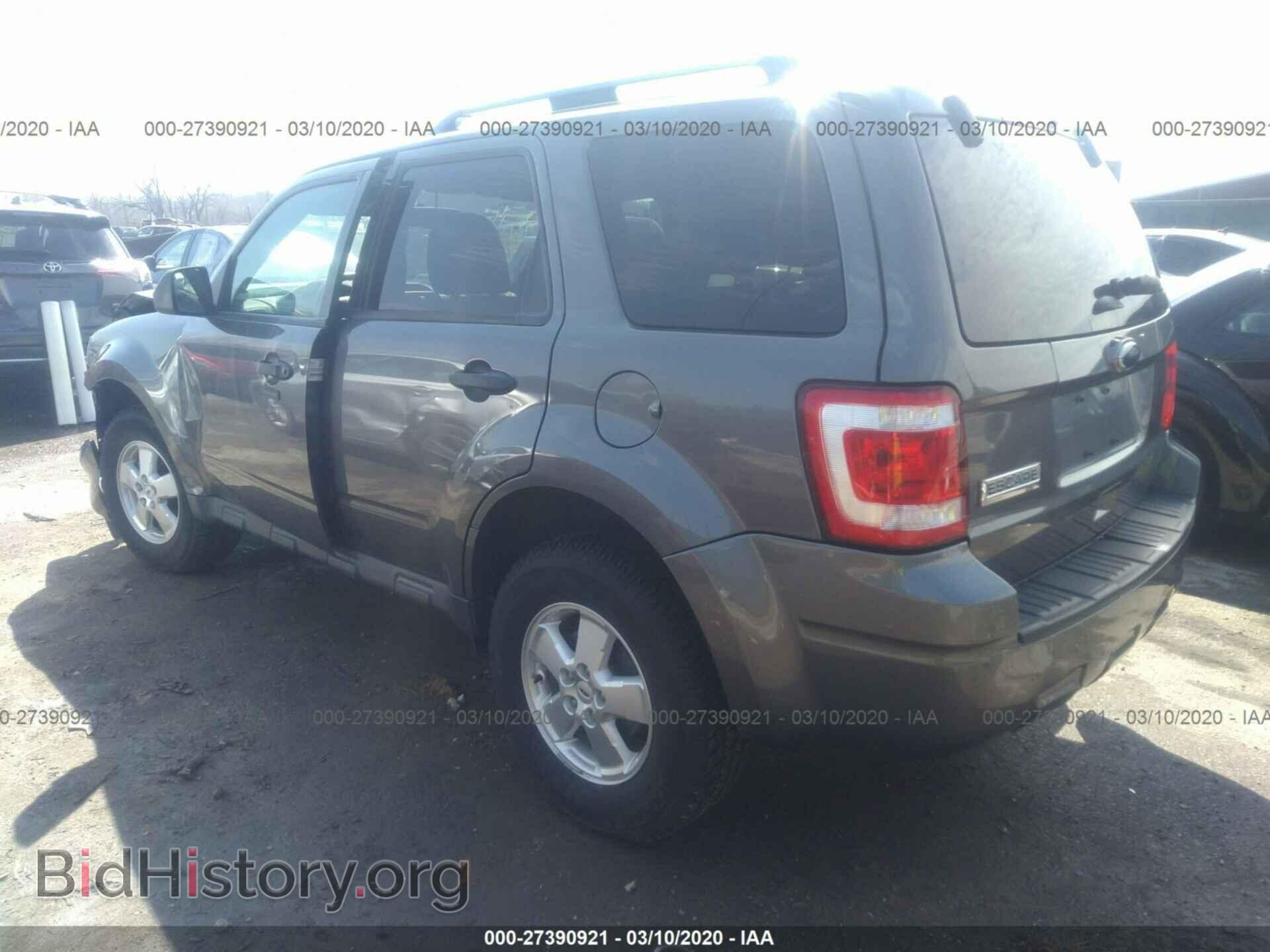2011 FORD ESCAPE - VIN: 1FMCU0D74BKC17658 - Фото 3