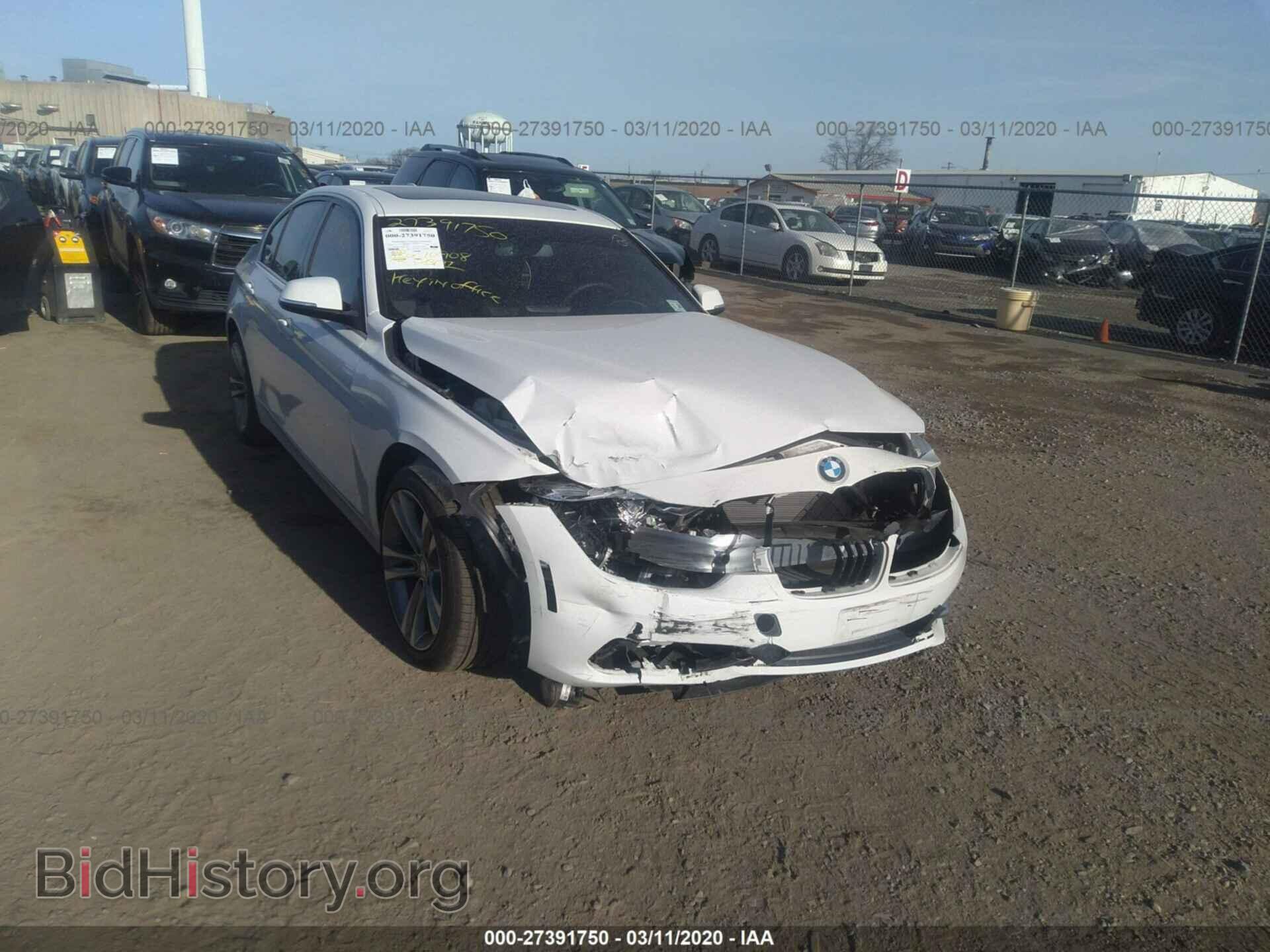 Photo WBA8D9C5XJEM33152 - BMW 330 2018
