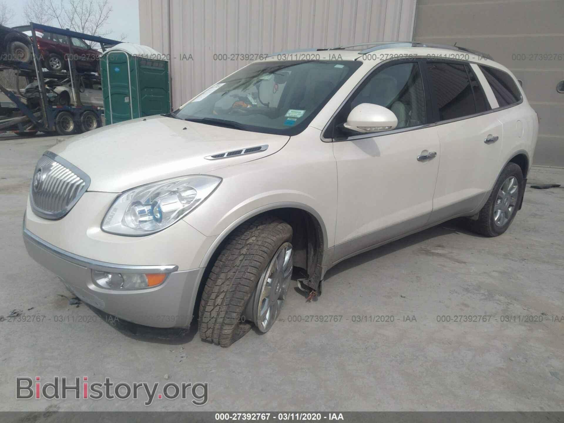 2011 BUICK ENCLAVE - VIN: 5GAKVCED9BJ215074 - Фото 2