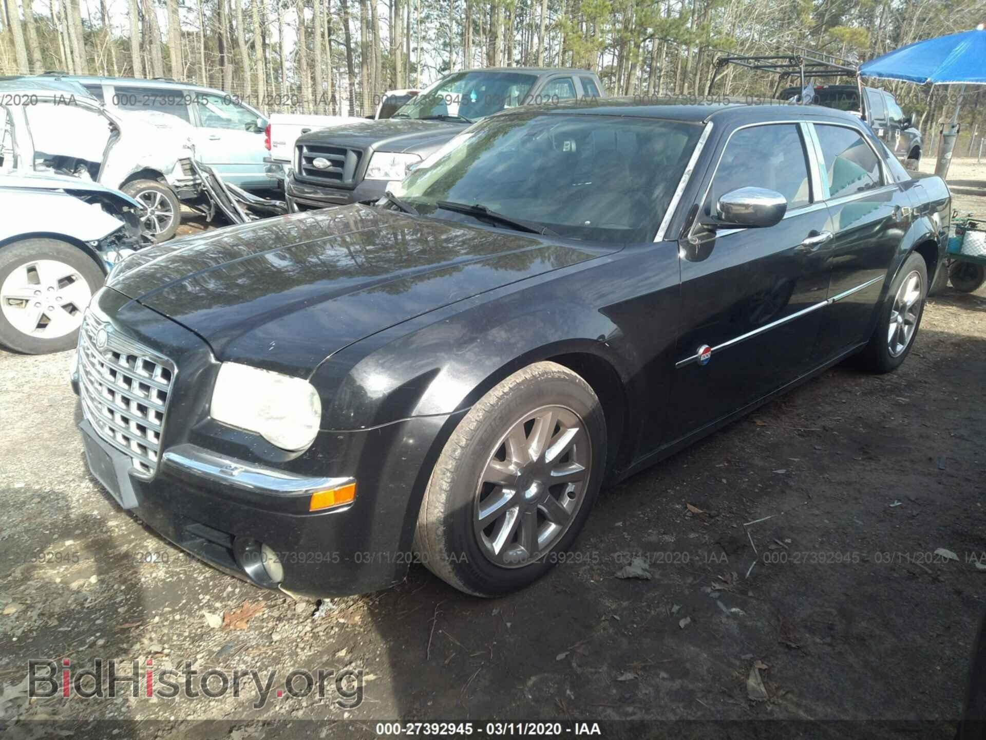 2006 CHRYSLER 300C - VIN: 2C3KA63H66H450156 - Фото 2