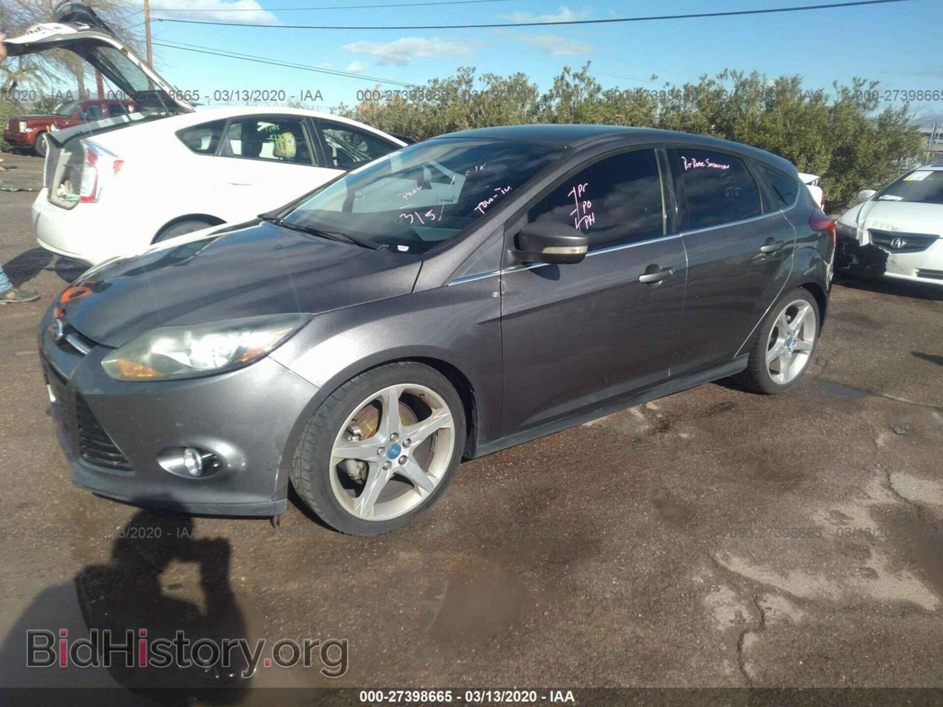 2012 Ford Focus - VIN: 1FAHP3N25CL279481 - Photo 2