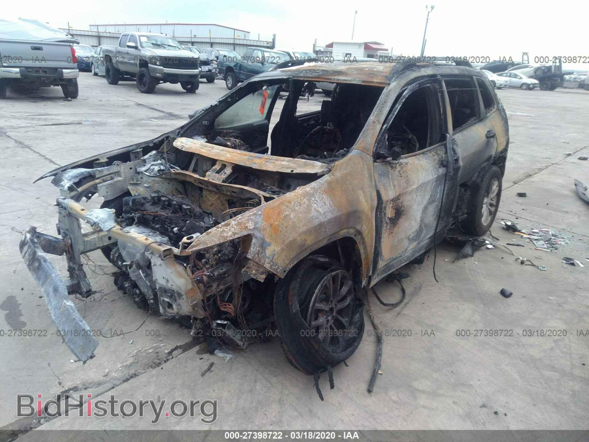2019 JEEP CHEROKEE - VIN: 1C4PJLCB1KD420209 - Фото 2