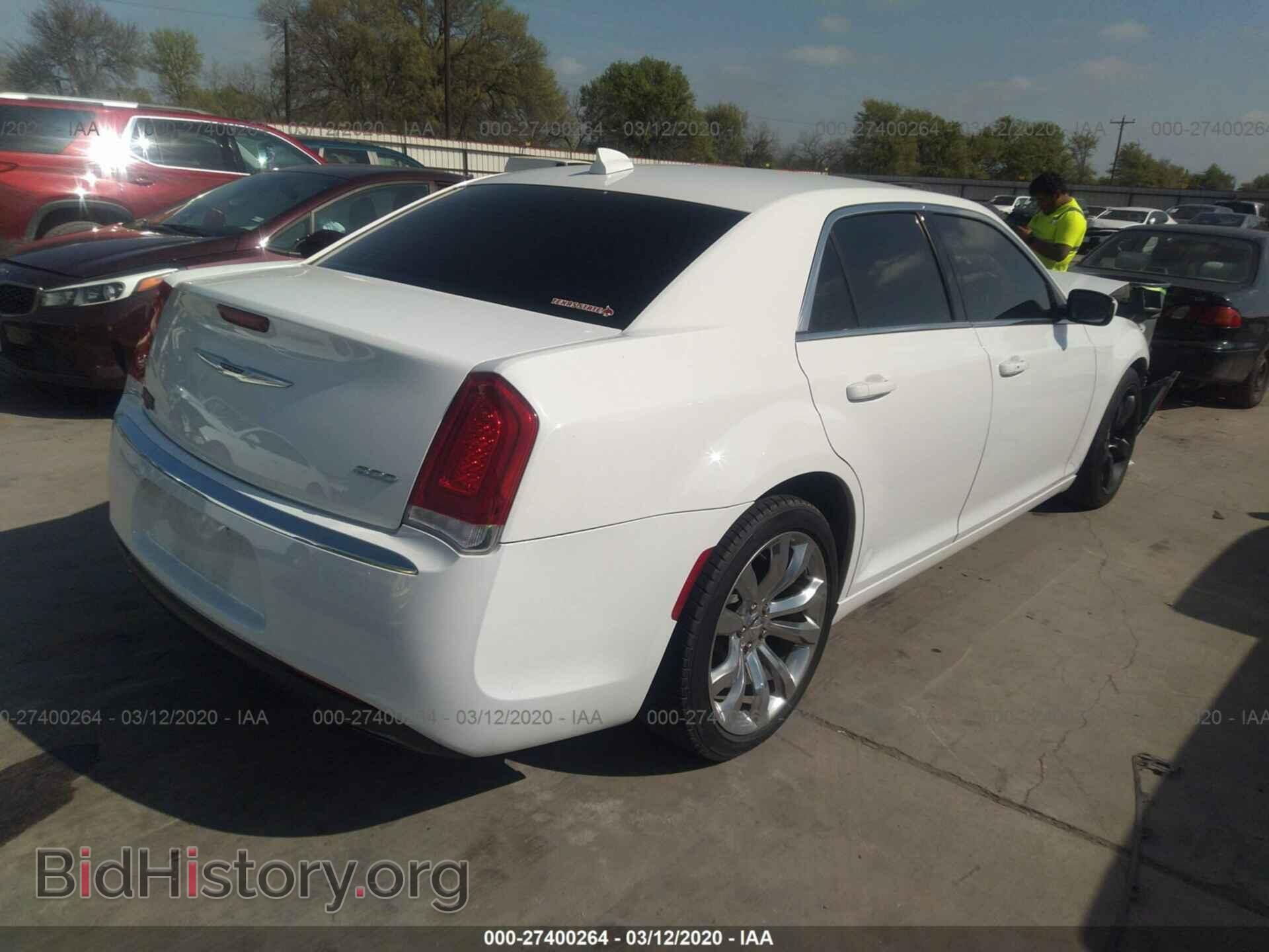 2016 CHRYSLER 300 - VIN: 2C3CCAAG1GH321044 - Фото 4