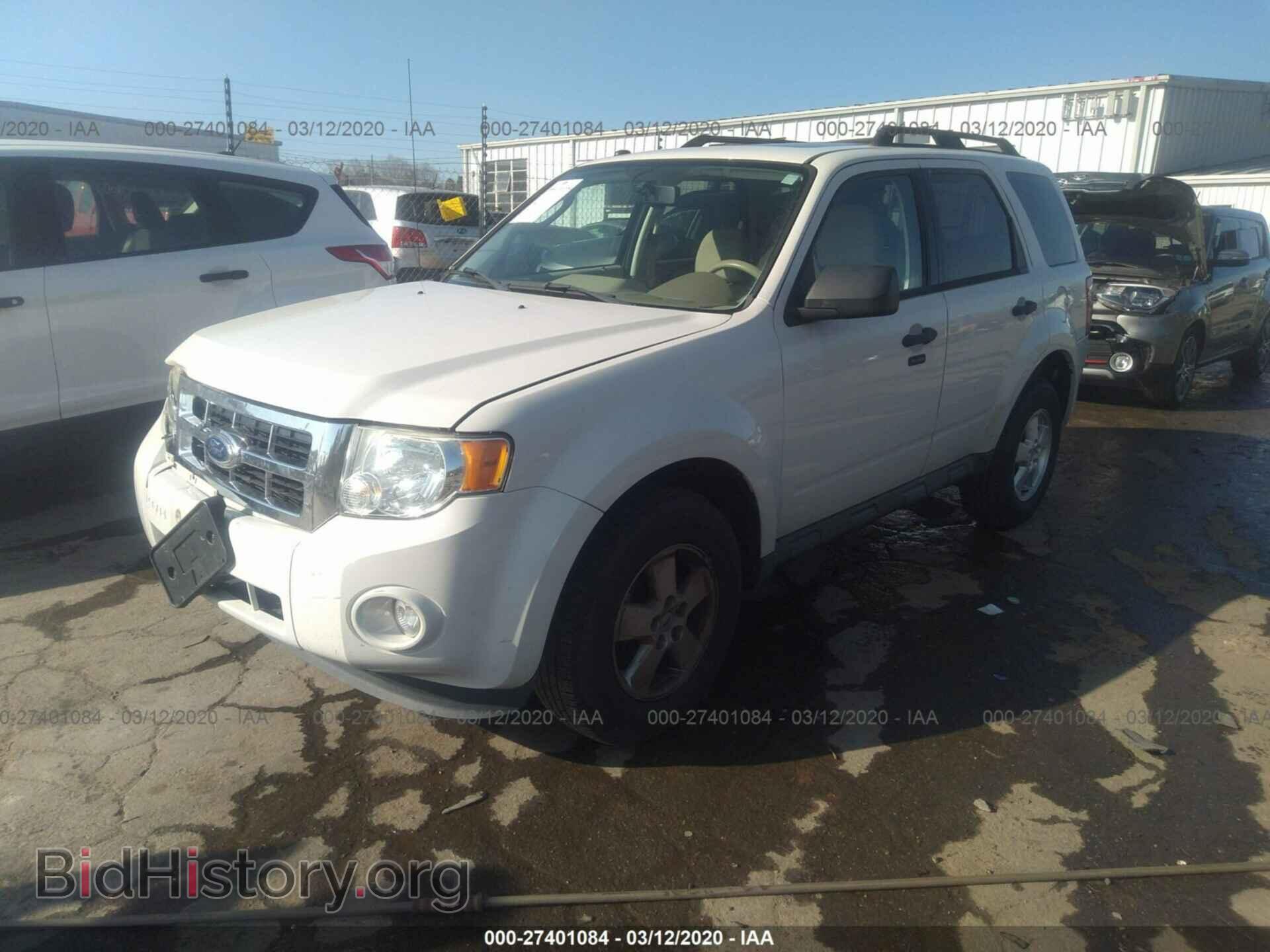 2011 FORD ESCAPE - VIN: 1FMCU0D71BKA52250 - Фото 2