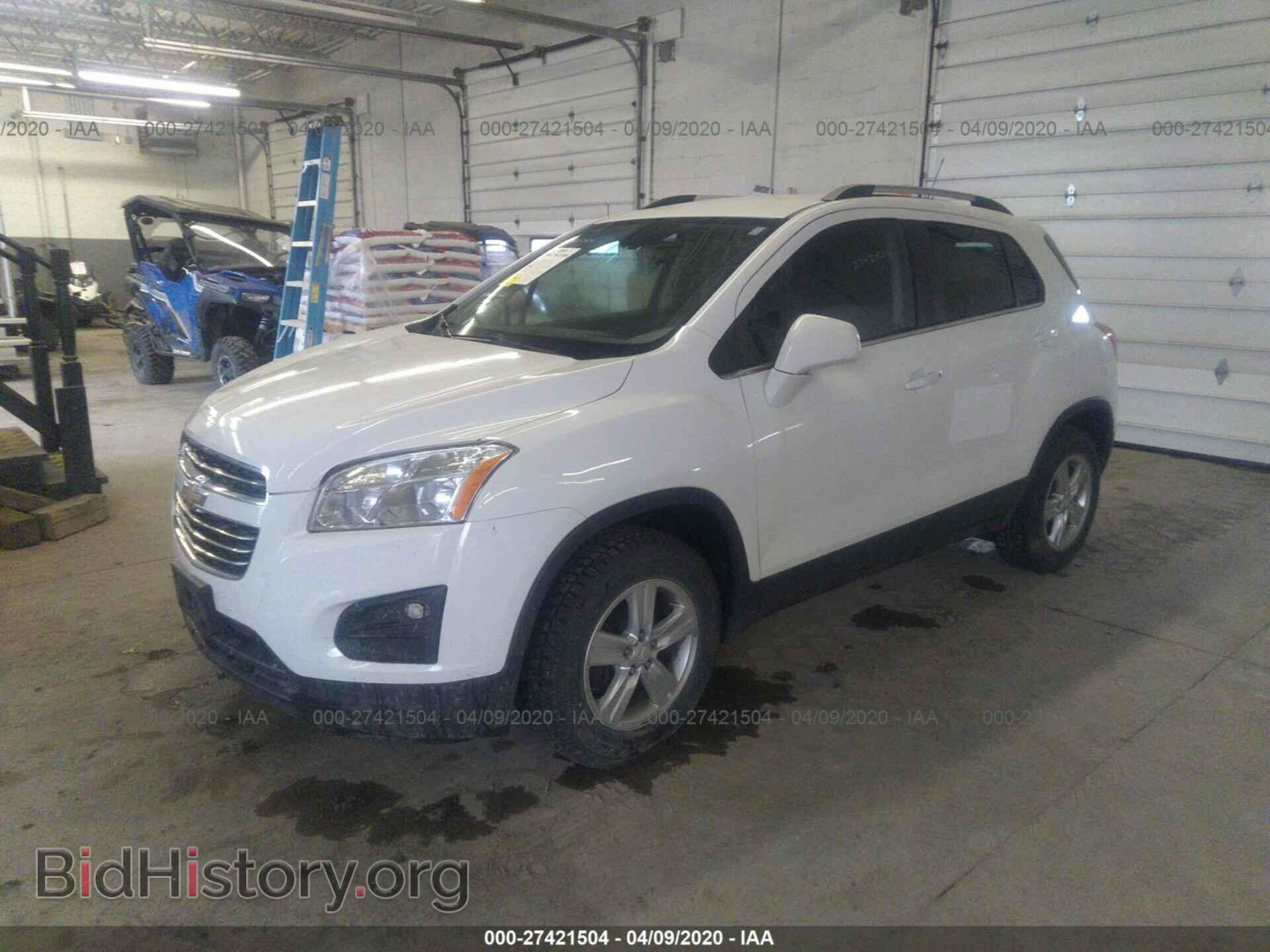 2016 CHEVROLET TRAX - VIN: 3GNCJPSB8GL216278 - Фото 2