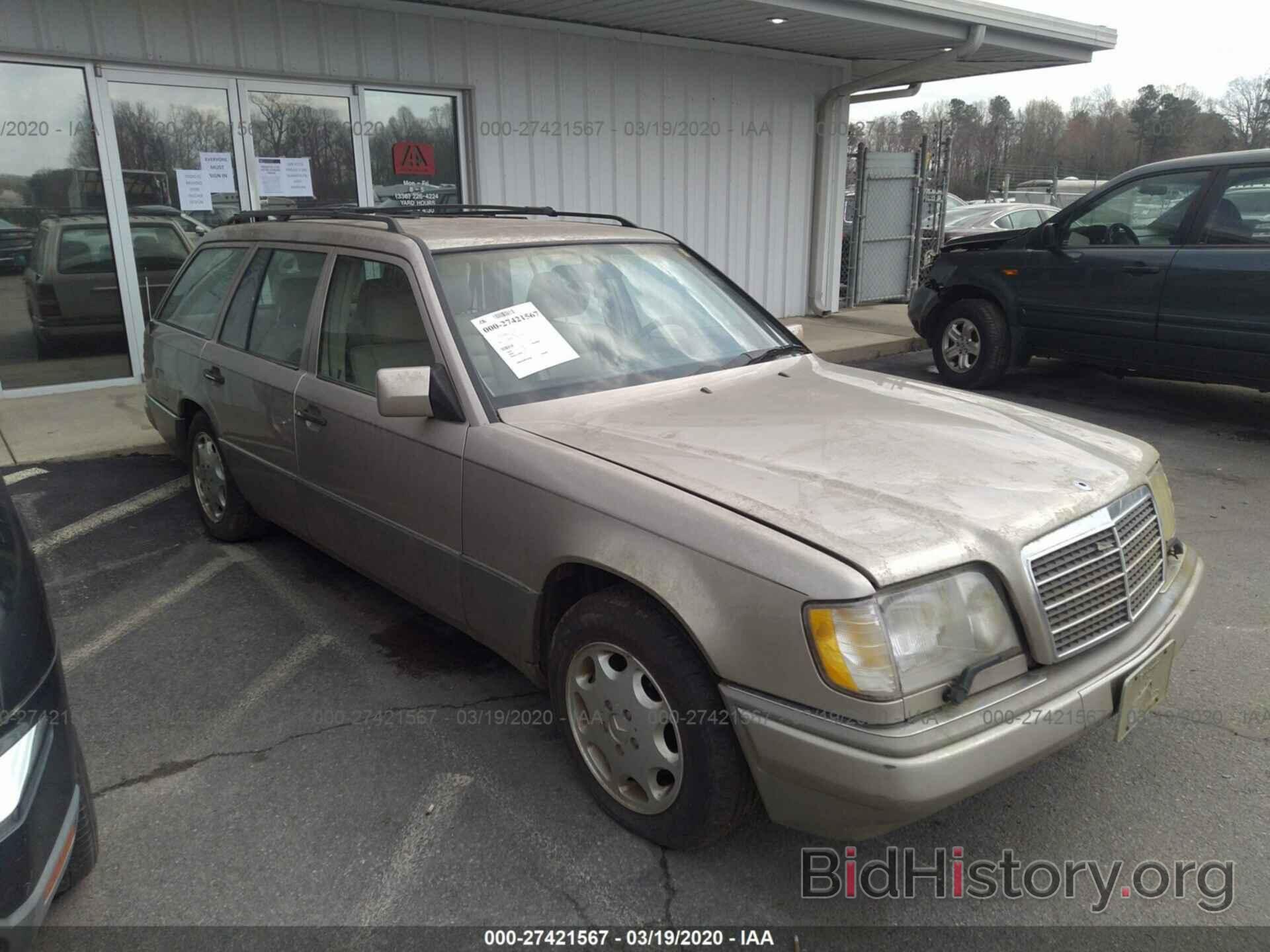 Photo WDBEA92E1SF320801 - MERCEDES-BENZ E 1995