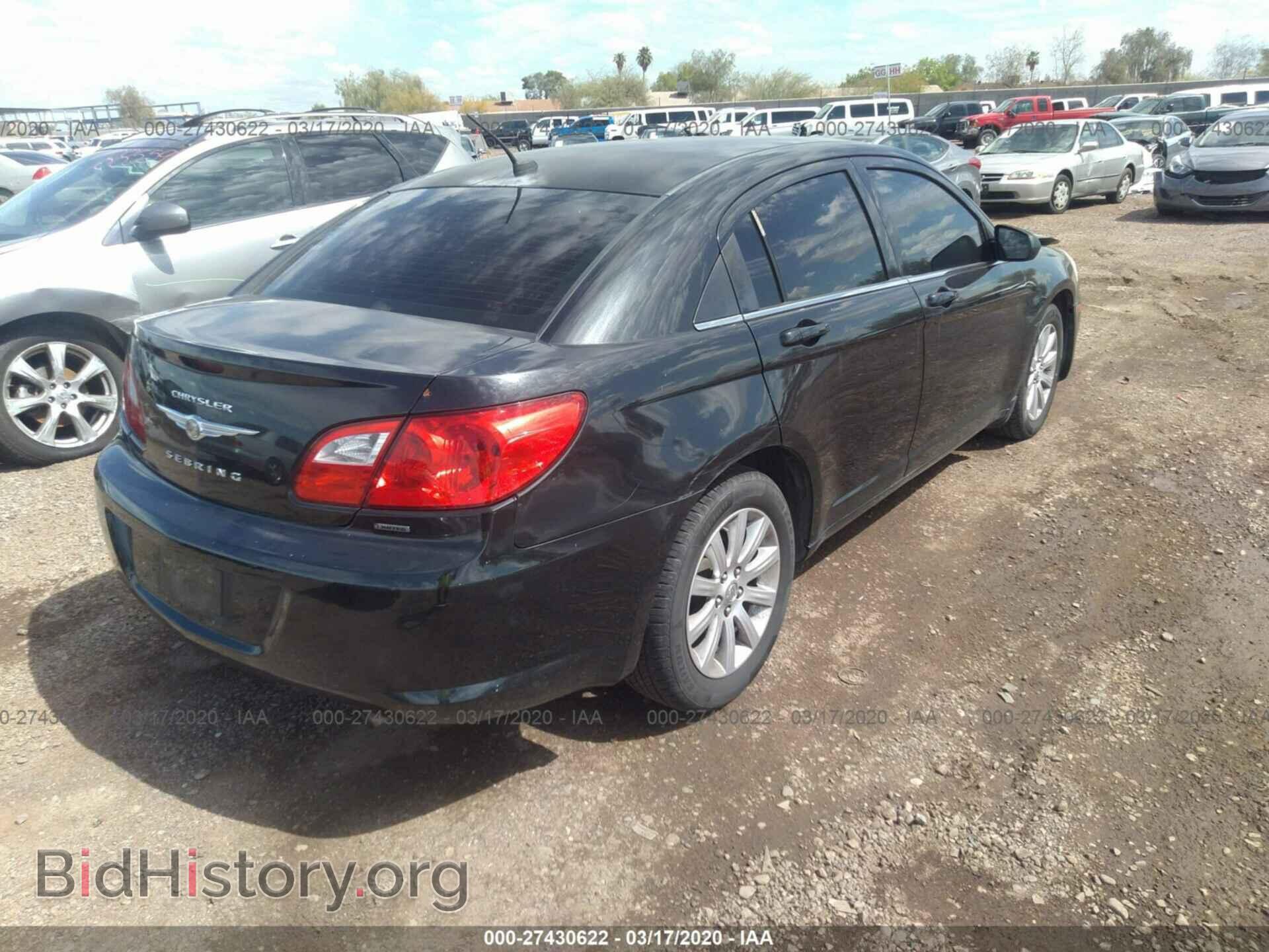 2010 CHRYSLER SEBRING - VIN: 1C3CC5FB1AN176591 - Фото 4
