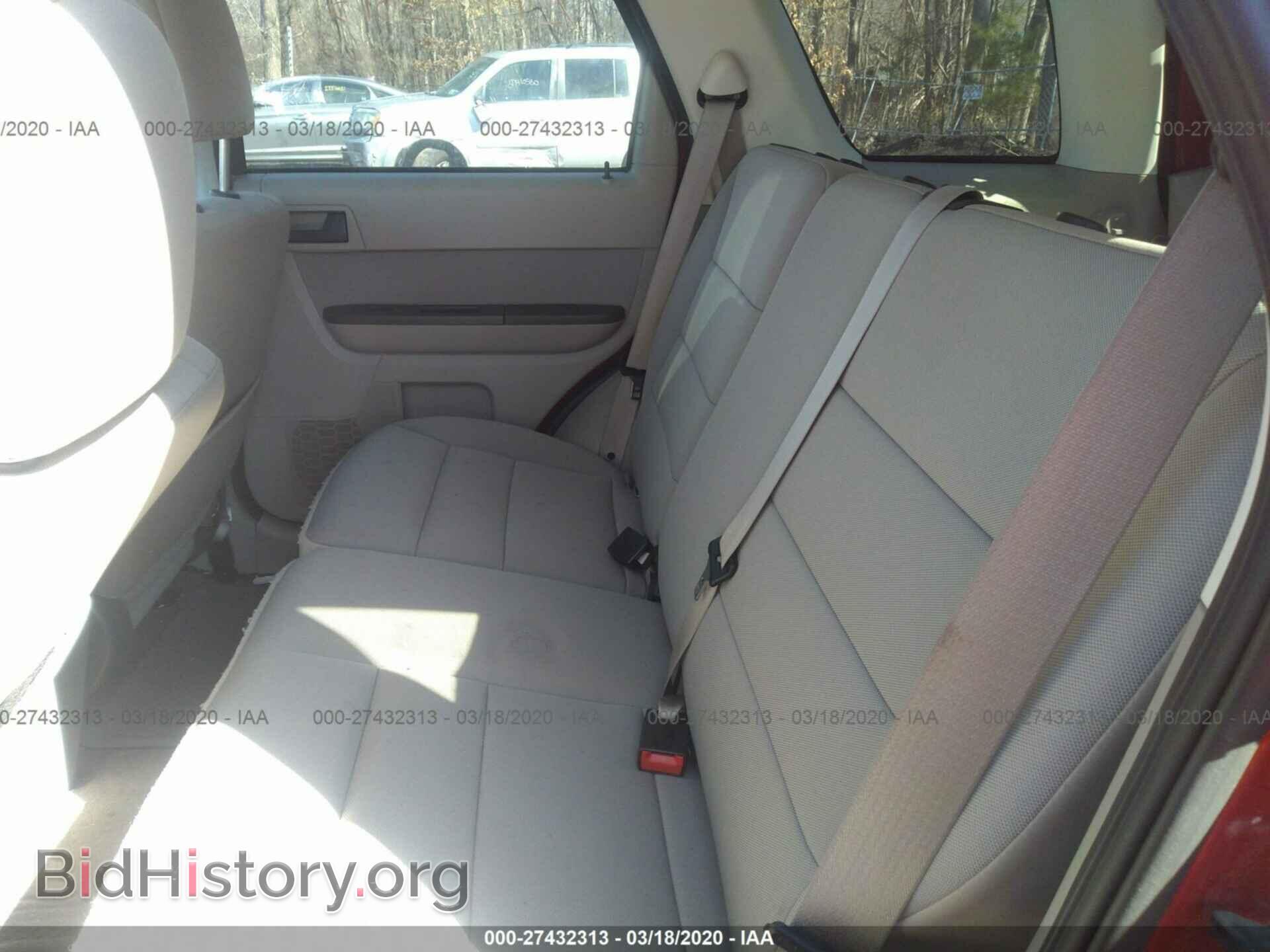 2011 FORD ESCAPE - VIN: 1FMCU0DG4BKB08942 - Фото 8
