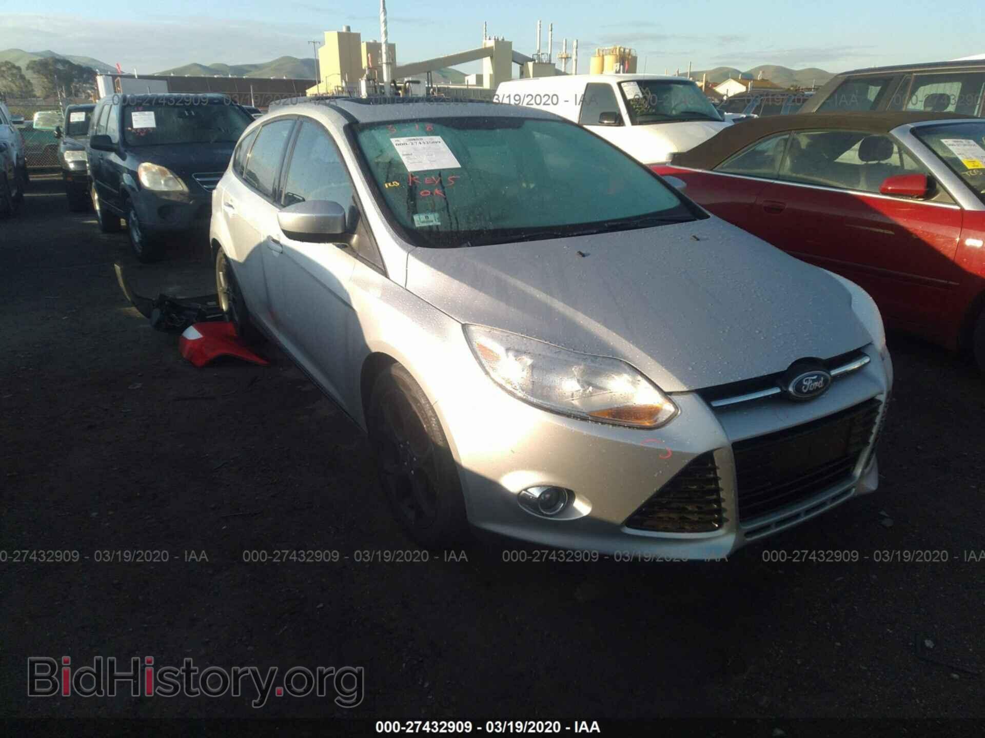 Photo 1FAHP3K26CL402015 - FORD FOCUS 2012