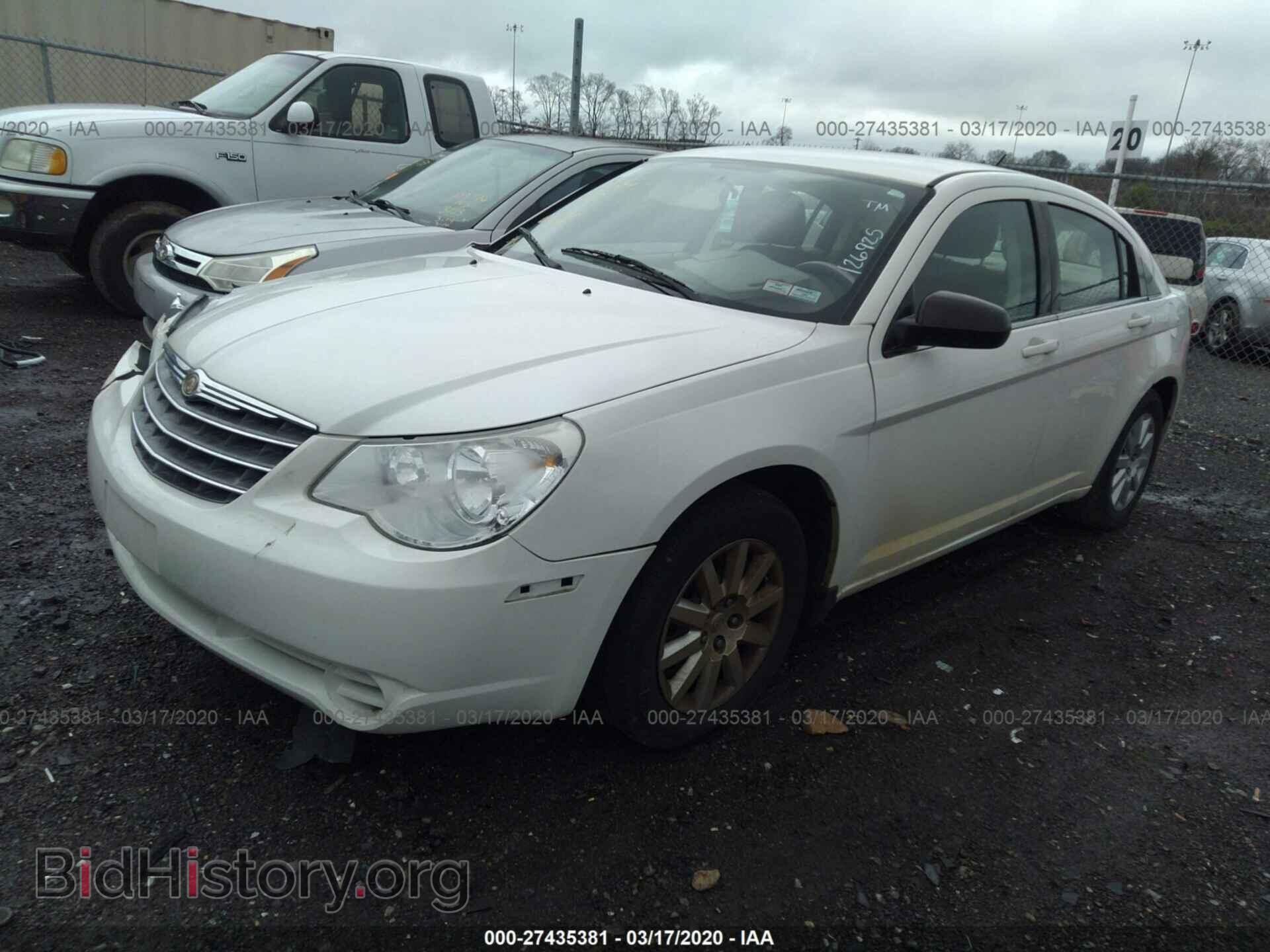 2010 CHRYSLER SEBRING - VIN: 1C3CC4FD2AN126925 - Фото 2
