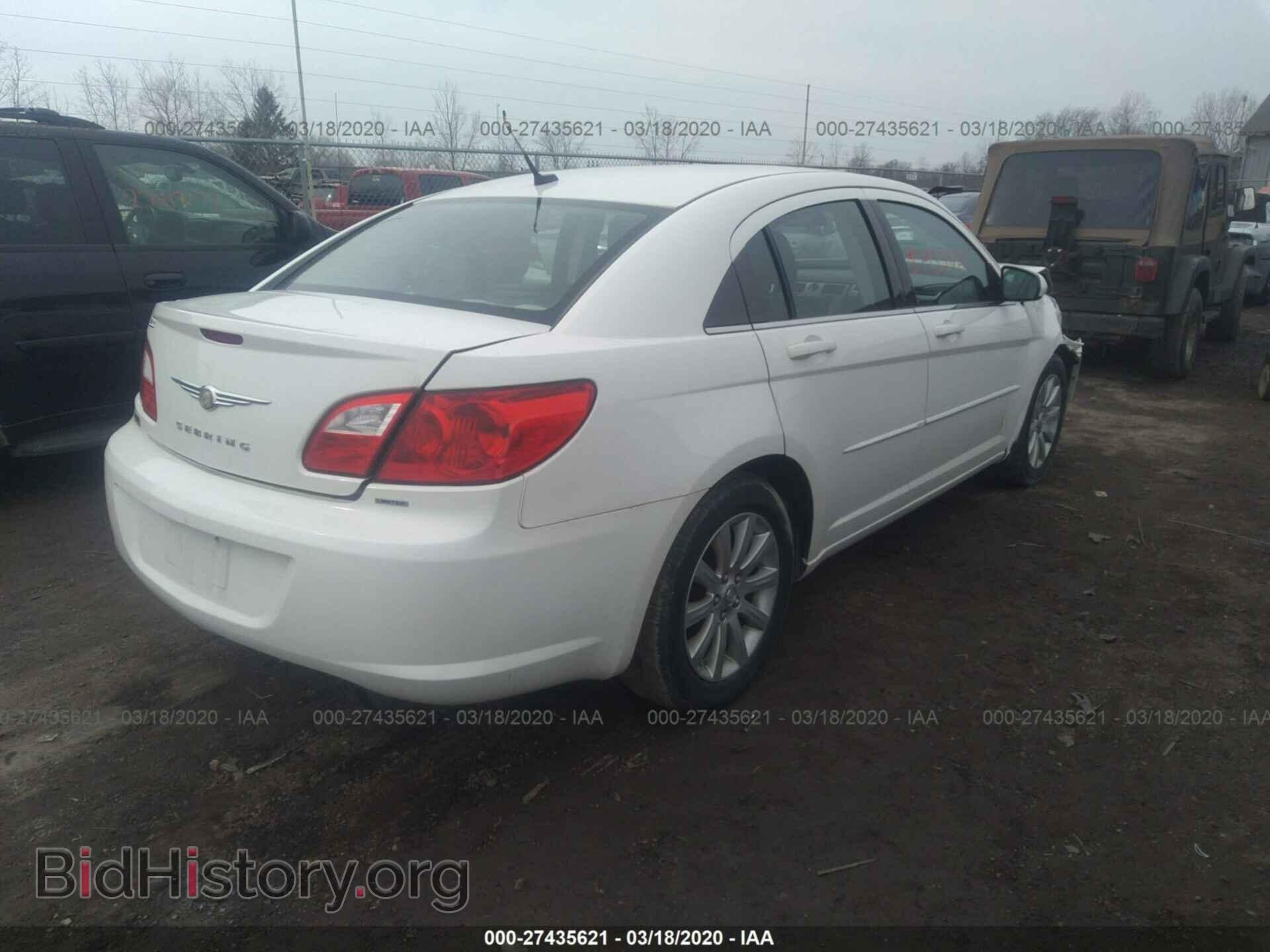 2010 CHRYSLER SEBRING - VIN: 1C3CC5FD1AN194543 - Фото 4