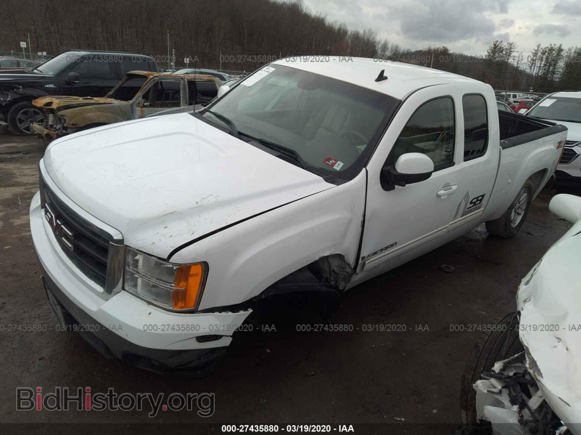 2007 GMC NEW SIERRA - VIN: 2GTEC19J771665765 - Фото 2