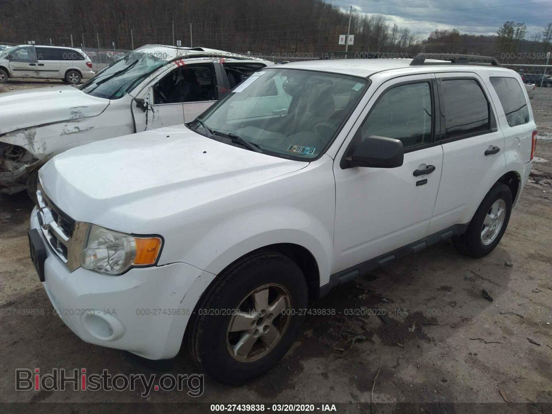 2011 FORD ESCAPE - VIN: 1FMCU9D77BKB99452 - Фото 2