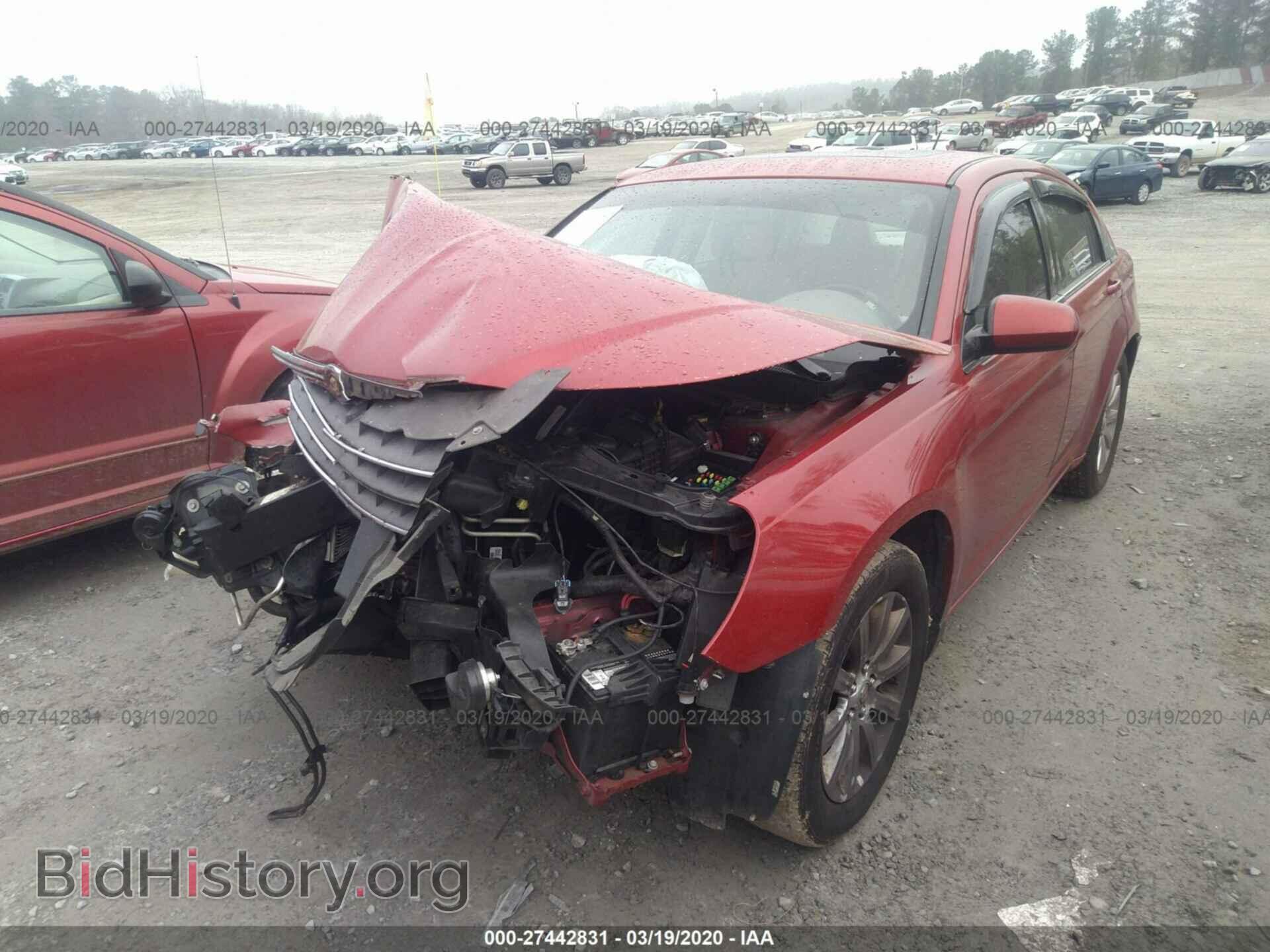 2010 CHRYSLER SEBRING - VIN: 1C3CC5FB0AN195262 - Фото 2