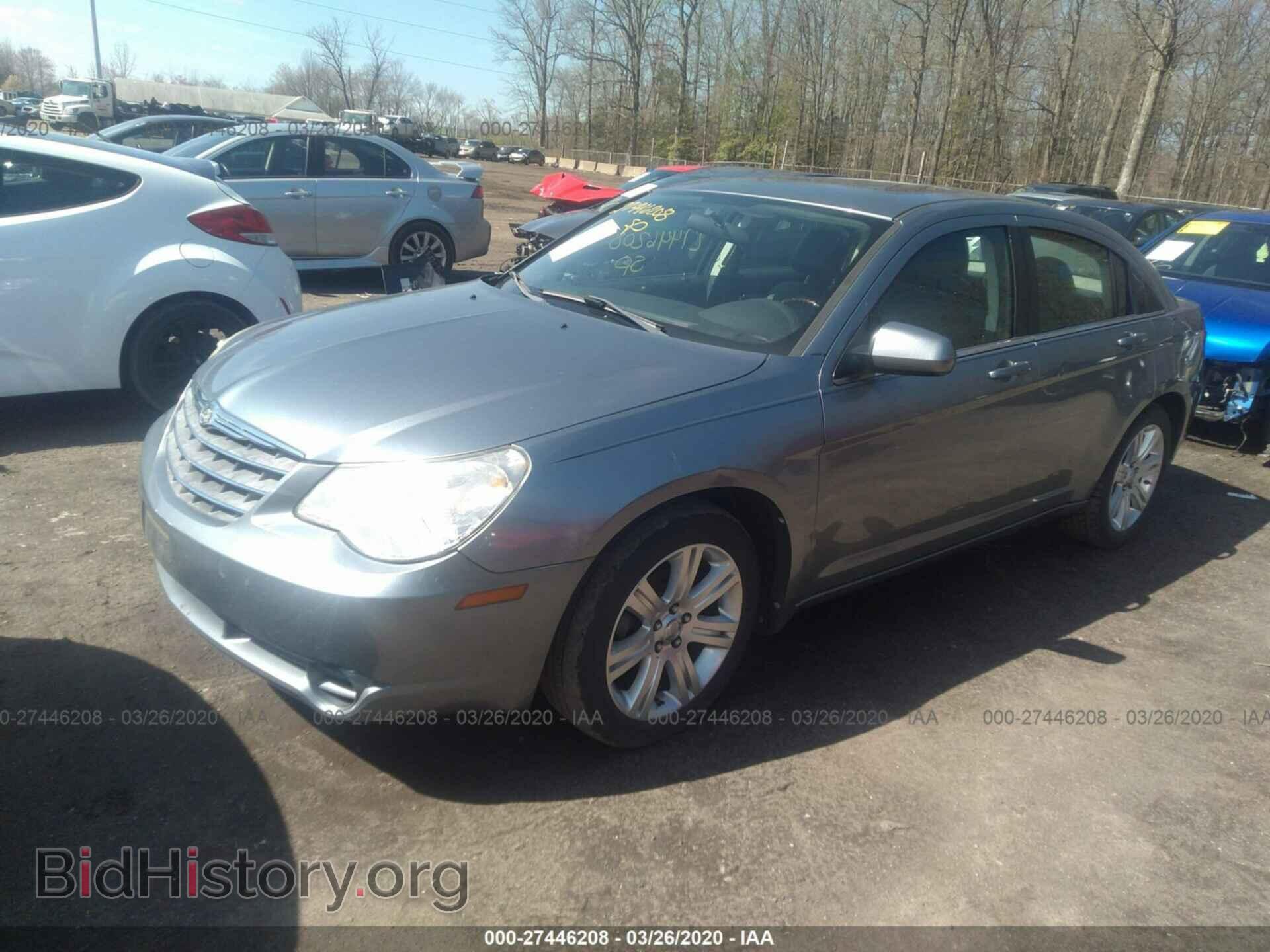 2010 CHRYSLER SEBRING - VIN: 1C3CC5FVXAN111829 - Фото 2