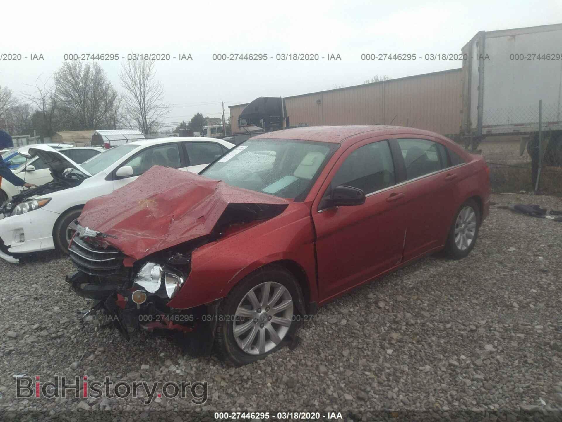 2010 CHRYSLER SEBRING - VIN: 1C3CC5FB2AN154356 - Фото 2