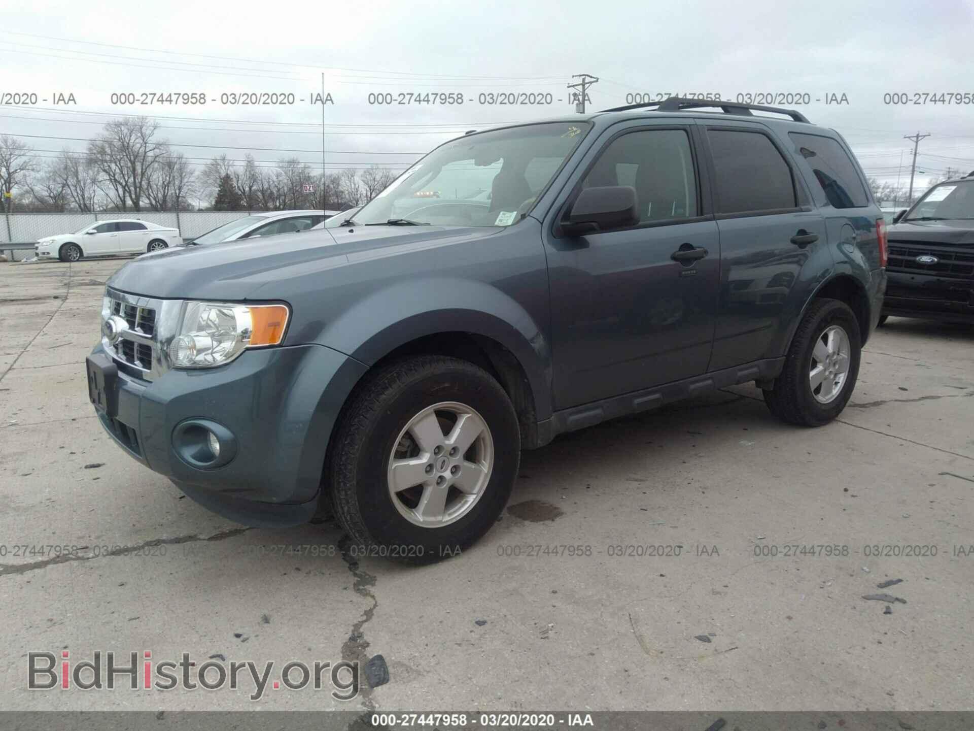 2011 FORD ESCAPE - VIN: 1FMCU0D74BKA55773 - Фото 2