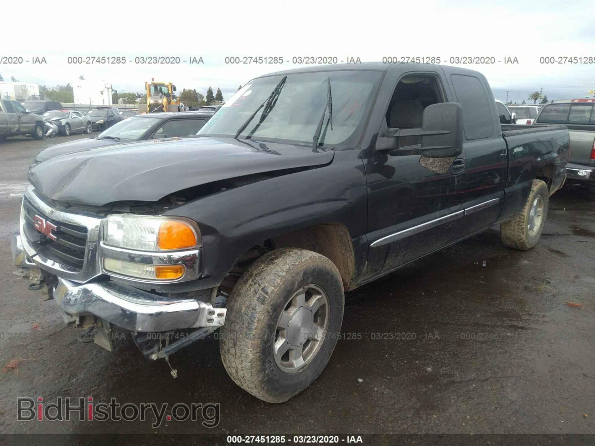 2005 GMC NEW SIERRA - VIN: 2GTEC19V551322016 - Фото 2