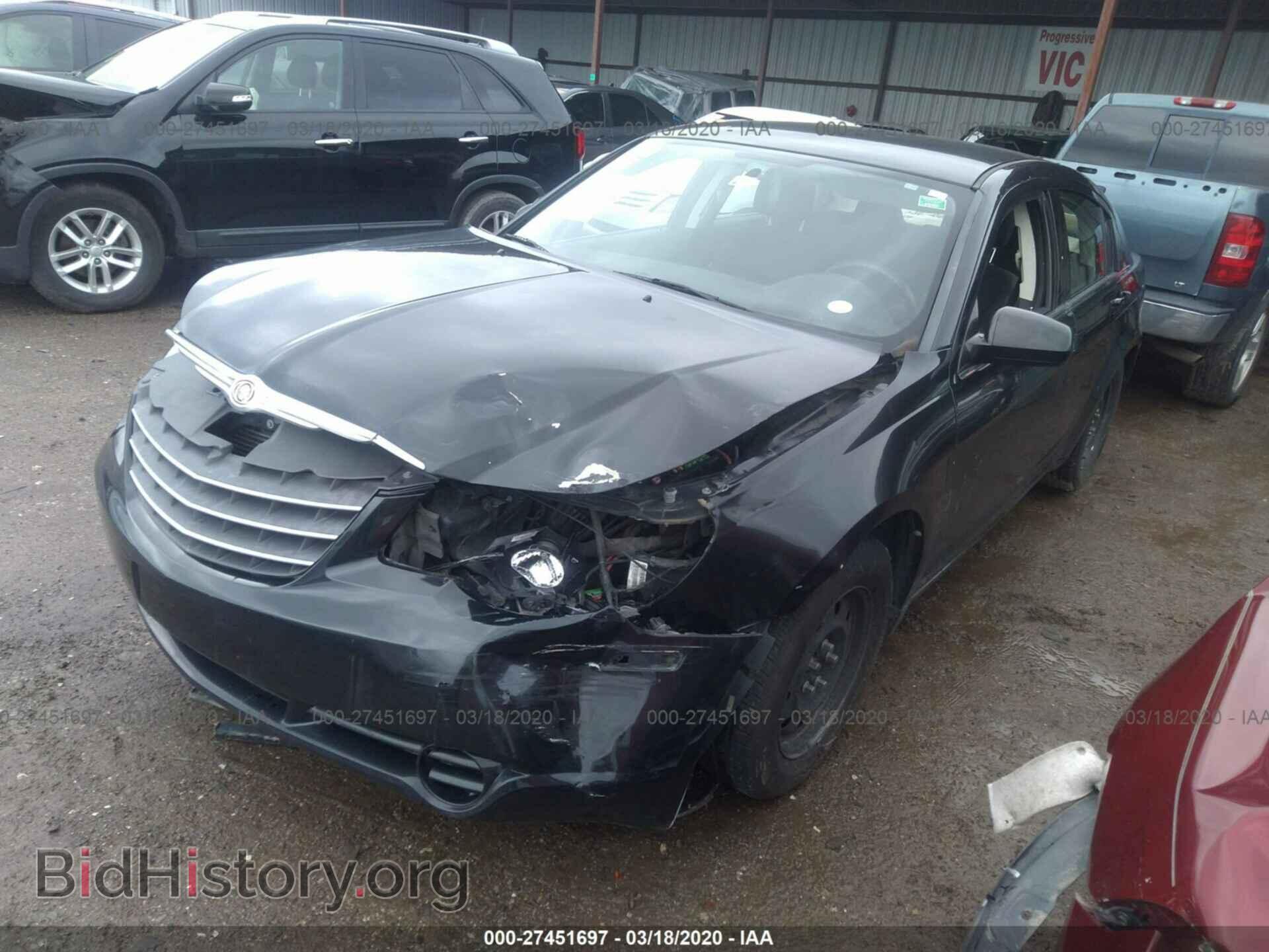 2010 CHRYSLER SEBRING - VIN: 1C3CC4FB0AN213057 - Фото 2
