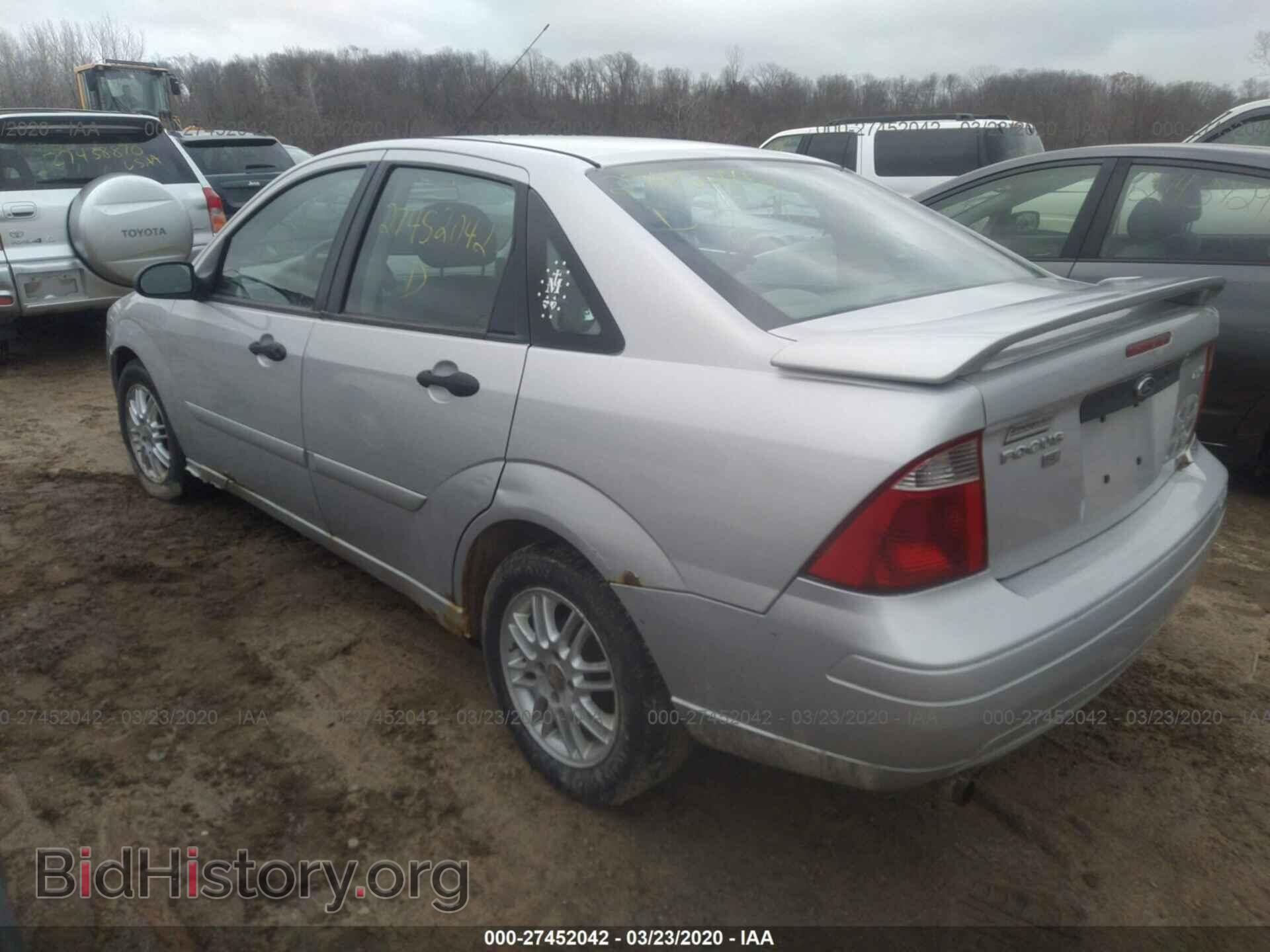 2005 Ford Focus - VIN: 1FAFP34N95W147098 - Фото 3