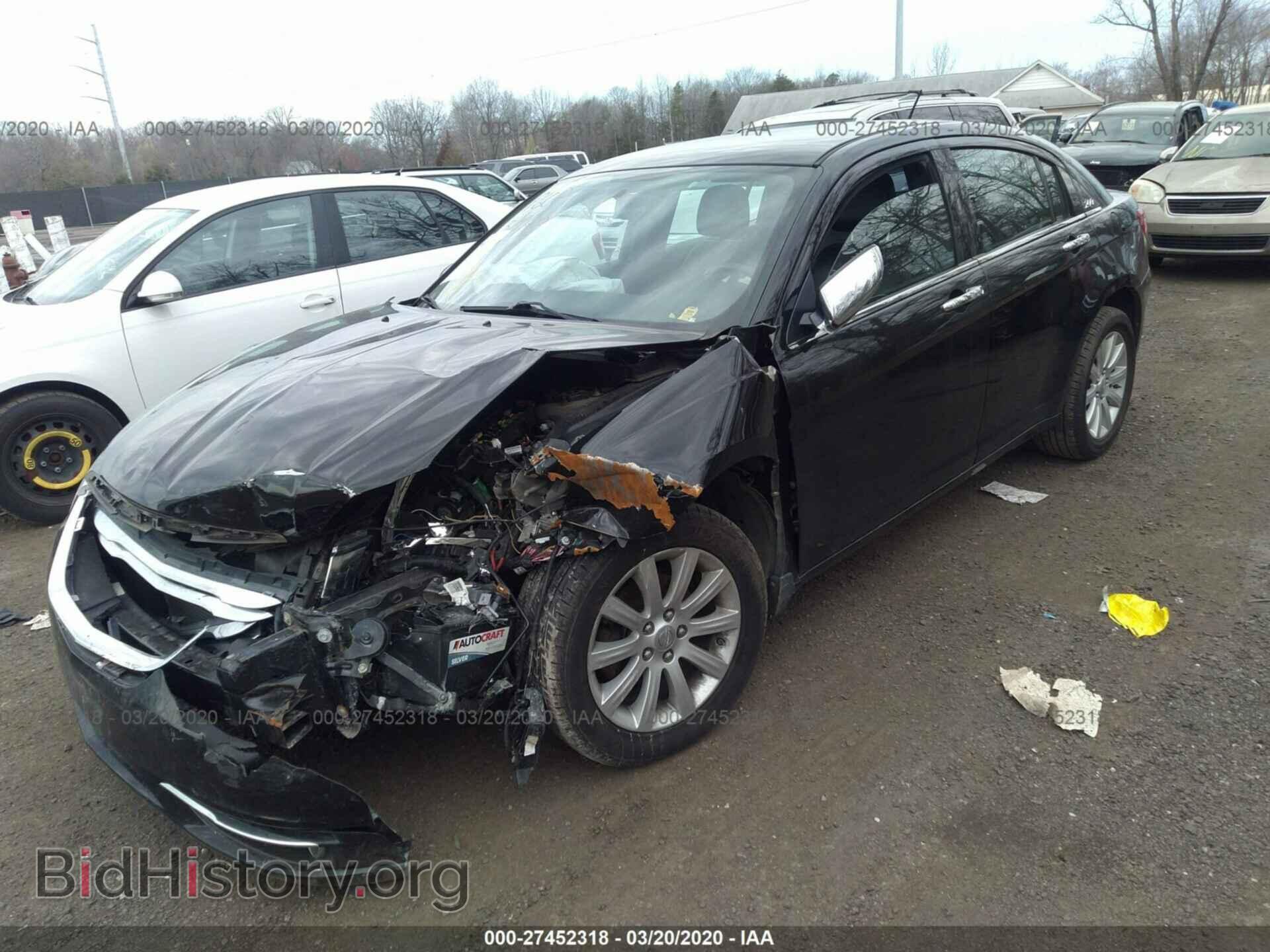 2013 CHRYSLER 200 - VIN: 1C3CCBCG8DN747156 - Фото 2