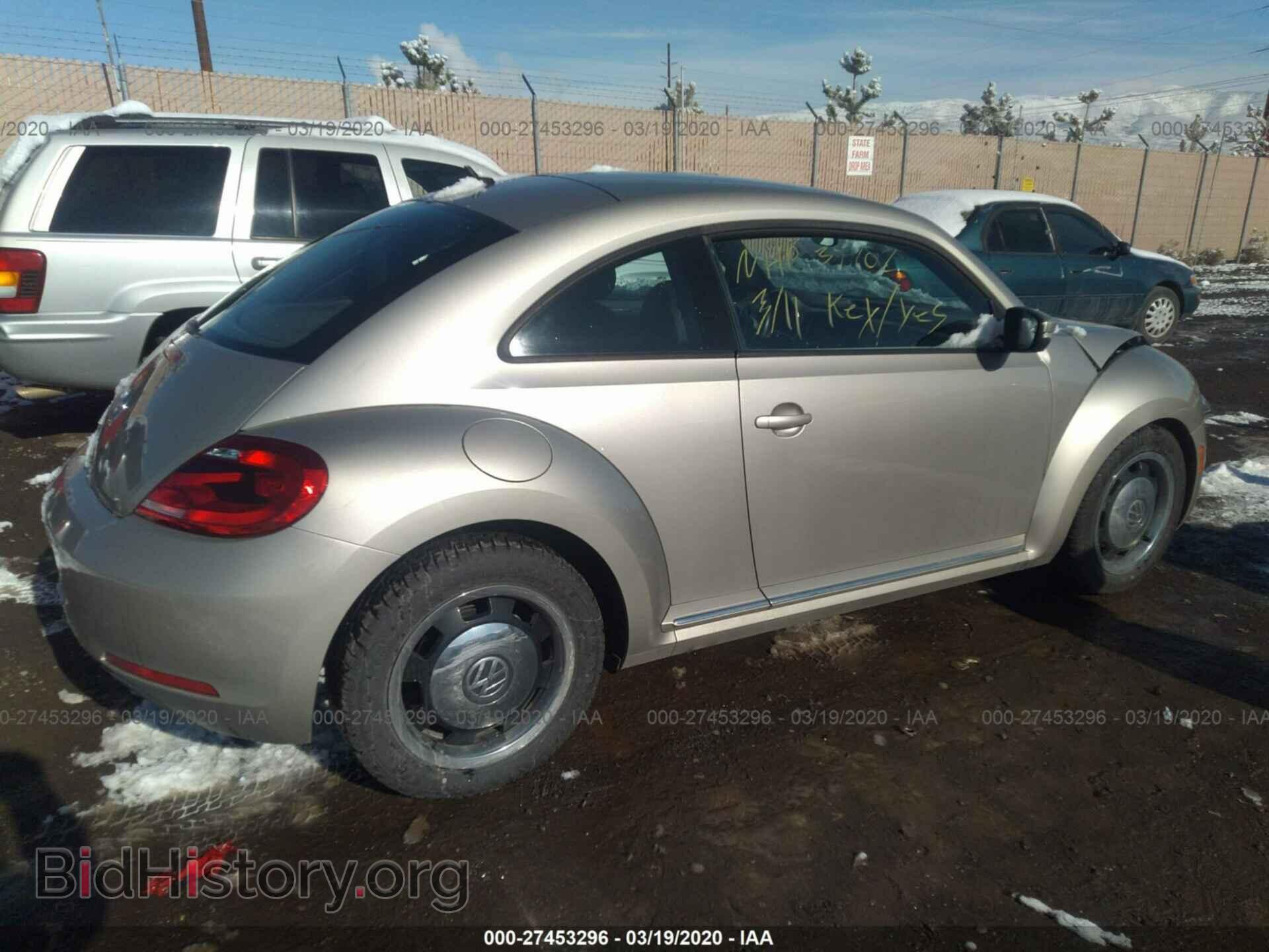 2012 VOLKSWAGEN BEETLE - VIN: 3VWHP7ATXCM652302 - Фото 4