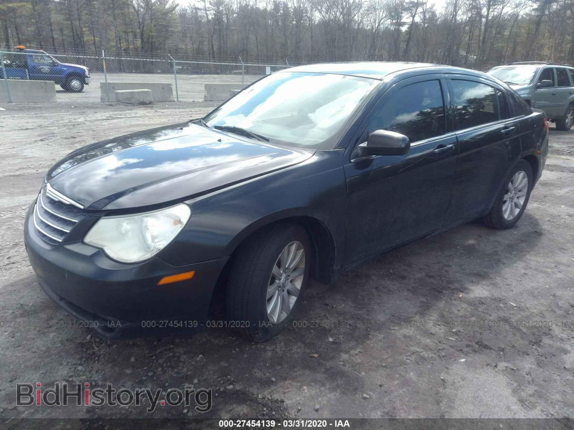 2010 CHRYSLER SEBRING - VIN: 1C3CC5FB3AN203516 - Фото 2