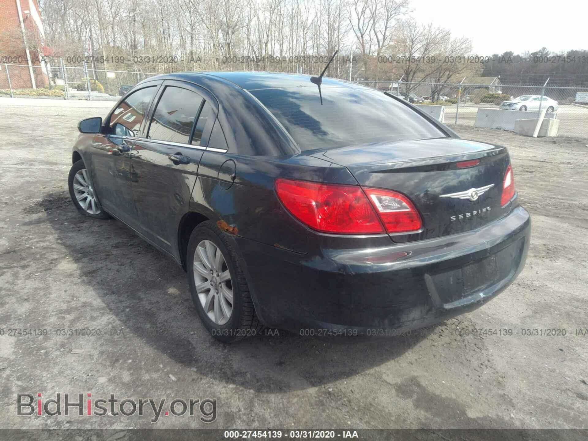 2010 CHRYSLER SEBRING - VIN: 1C3CC5FB3AN203516 - Фото 3