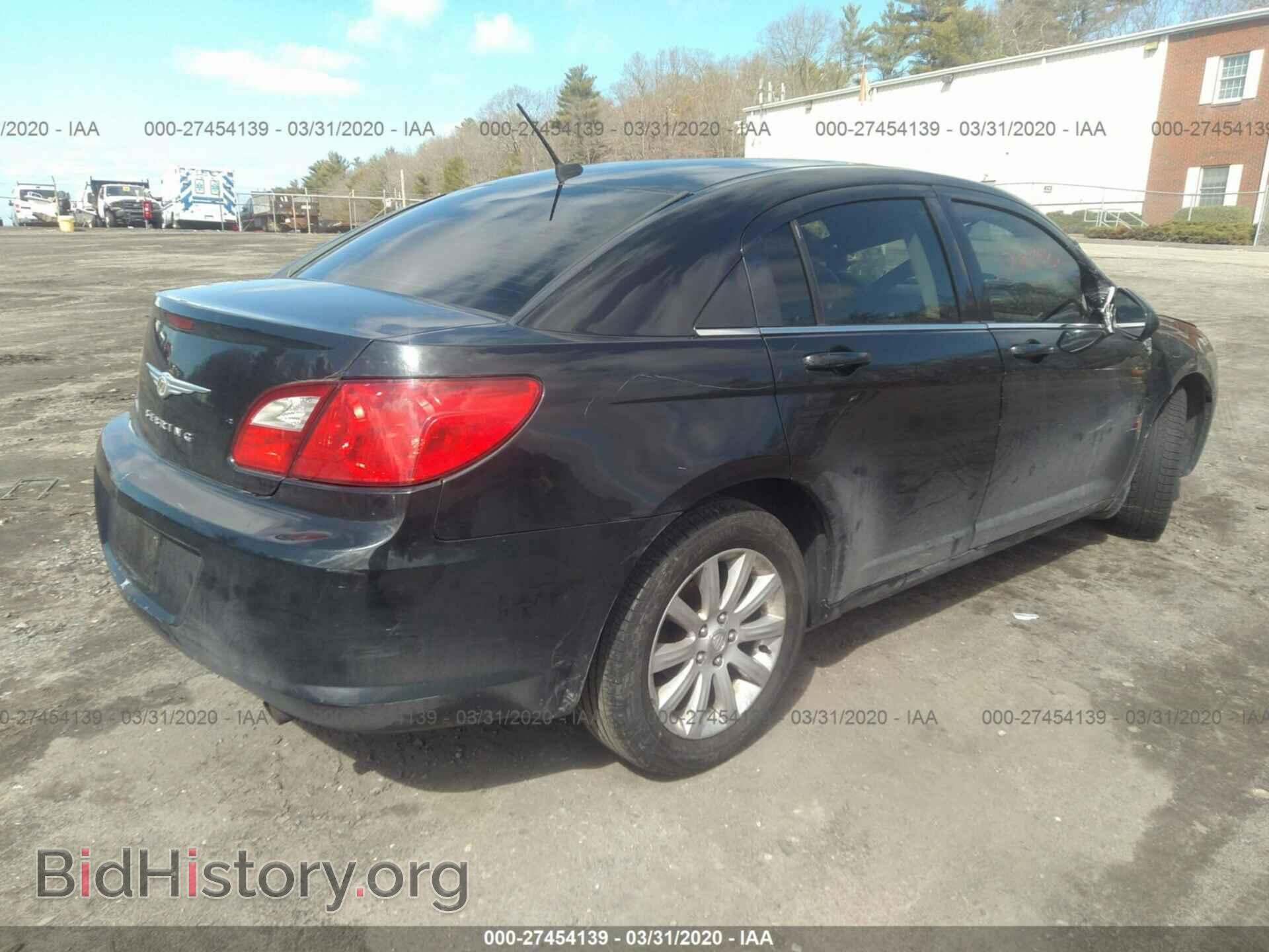 2010 CHRYSLER SEBRING - VIN: 1C3CC5FB3AN203516 - Фото 4