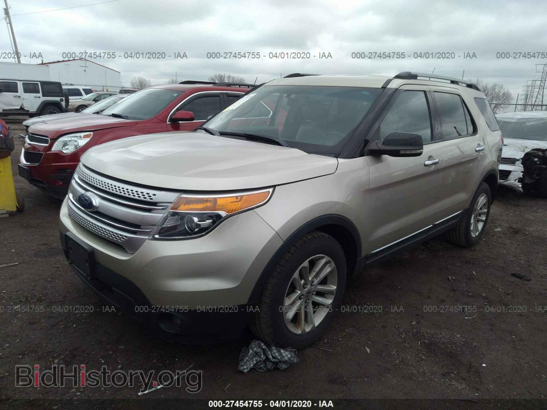 2011 Ford Explorer - VIN: 1FMHK7D82BGA82860 - Фото 2