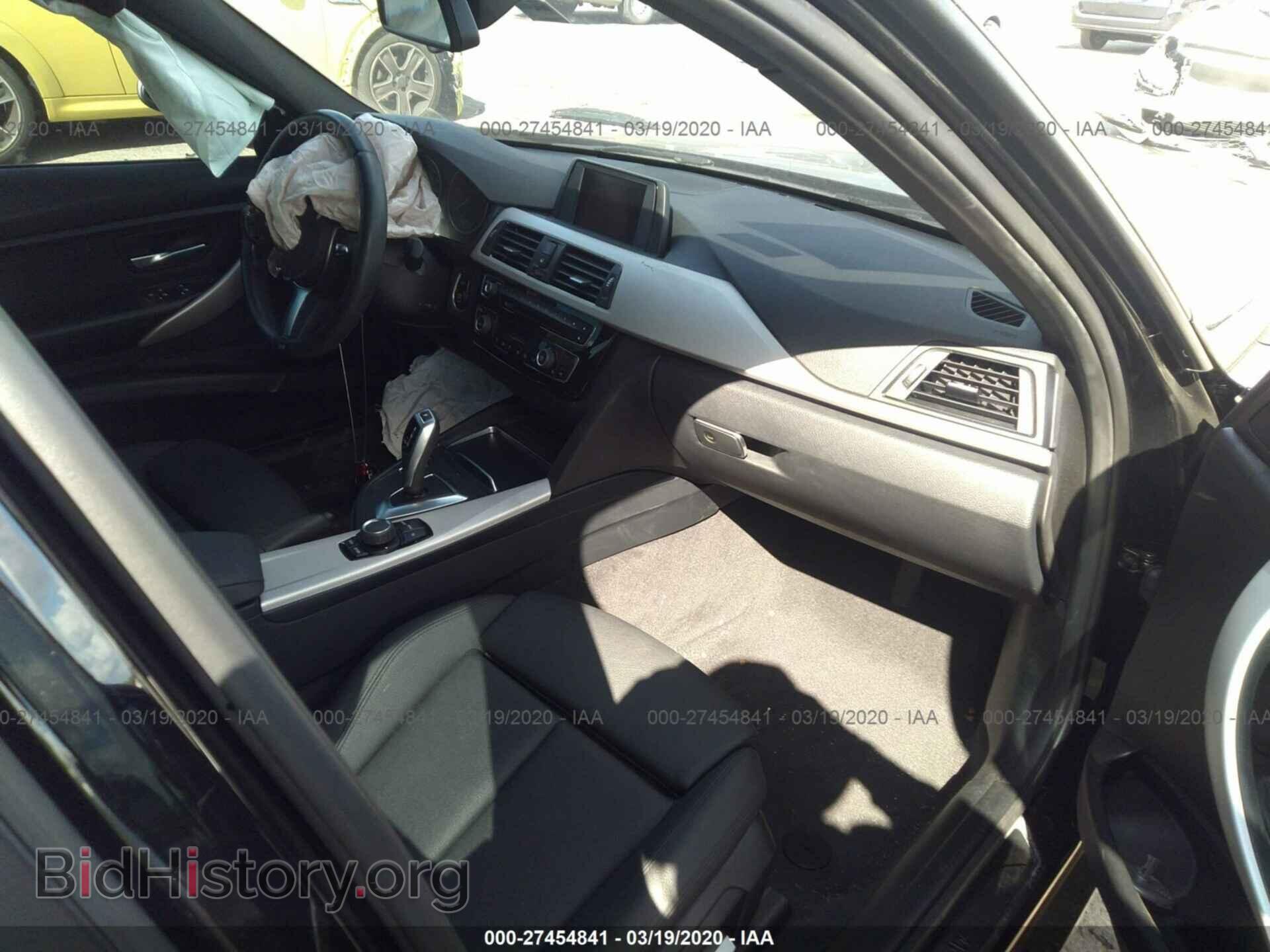 2017 BMW 320 - VIN: WBA8A9C35HK864503 - Photo 5