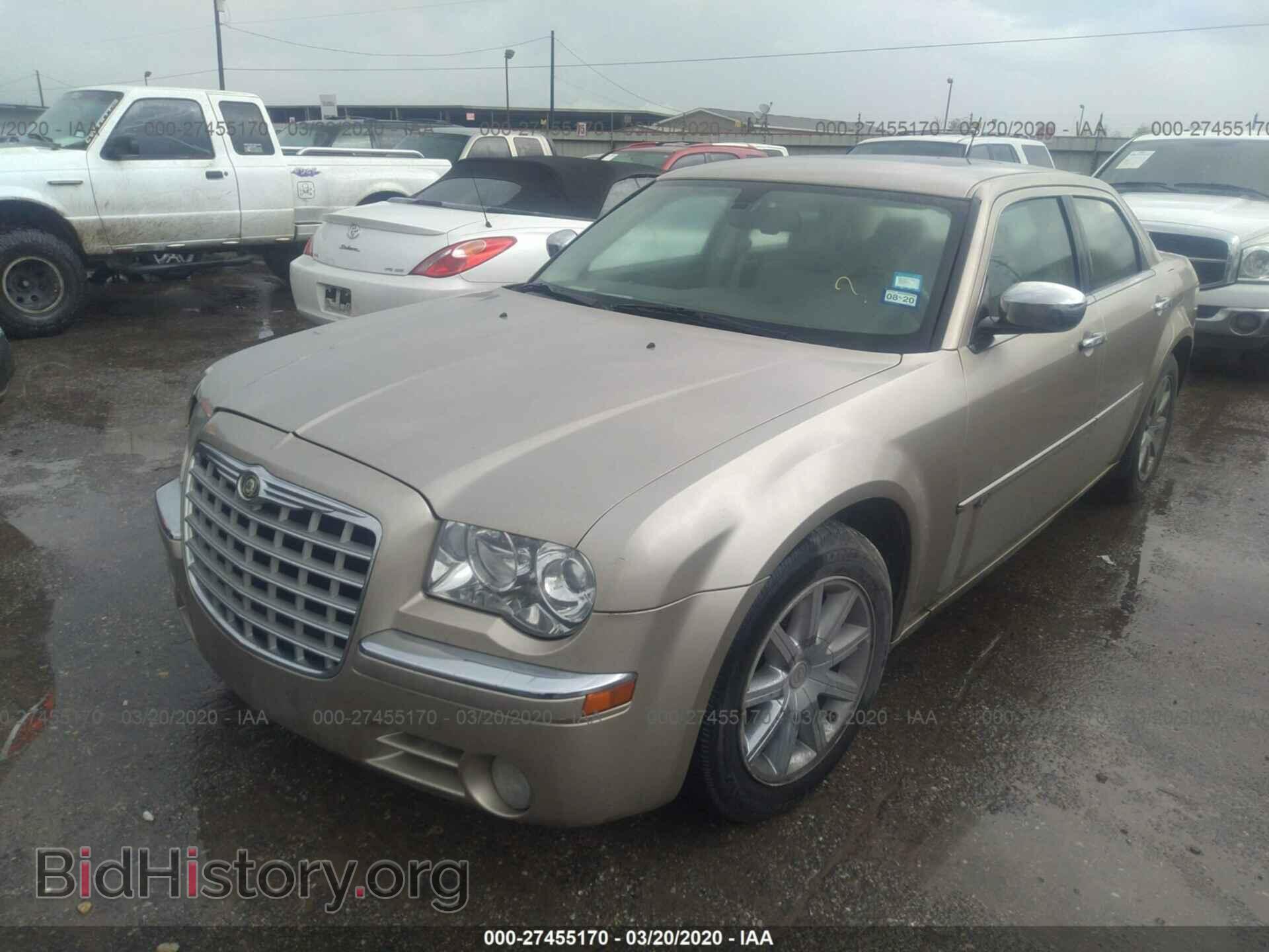 2008 CHRYSLER 300C - VIN: 2C3KA63H18H201721 - Фото 2