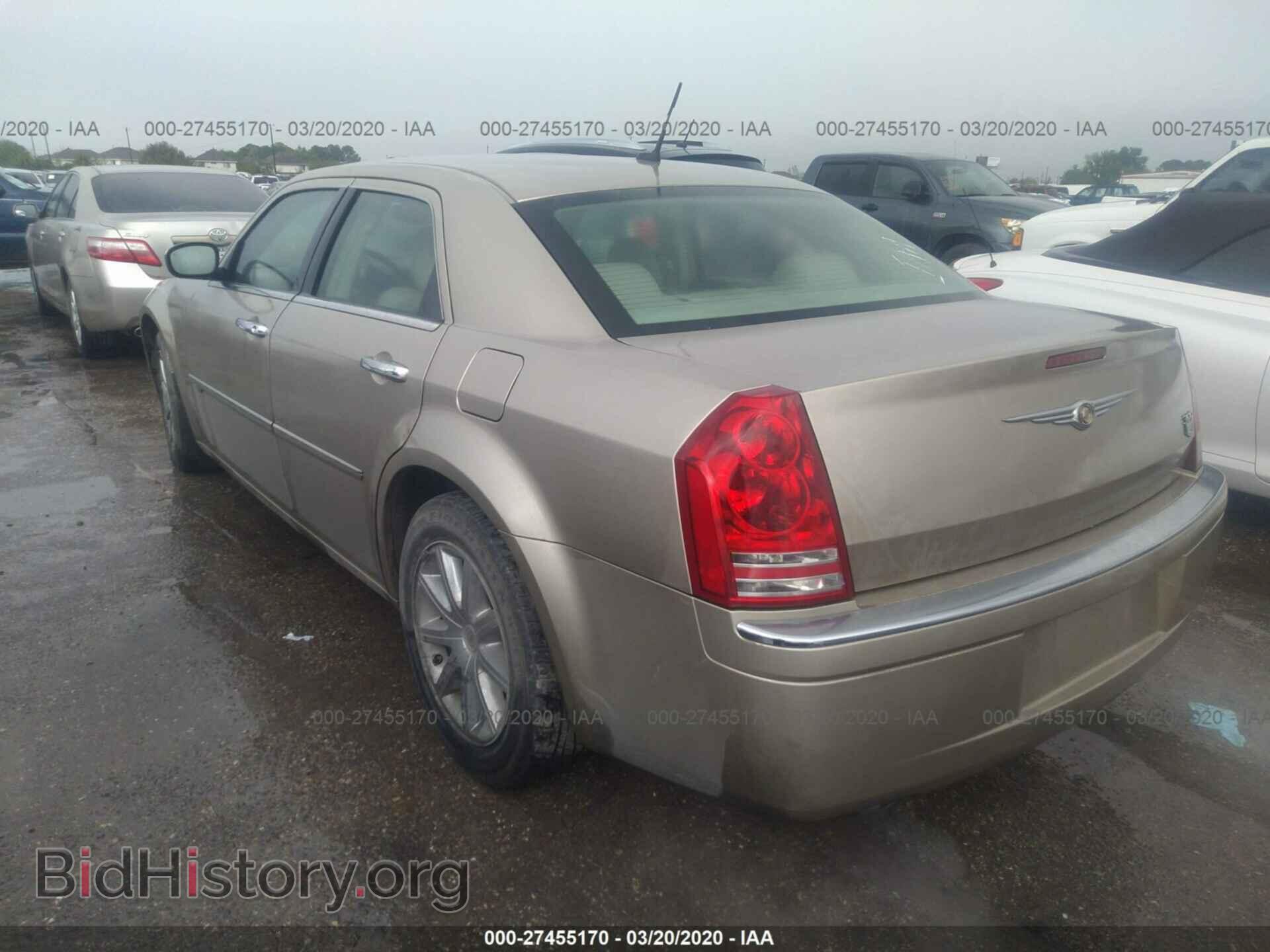 2008 CHRYSLER 300C - VIN: 2C3KA63H18H201721 - Фото 3