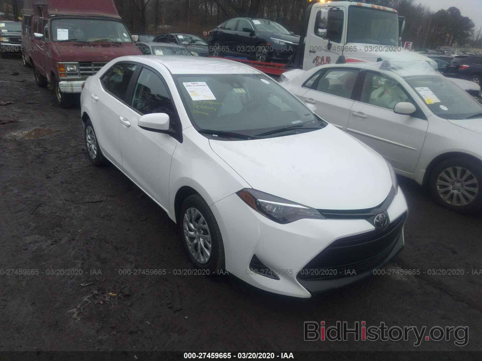 Photo 5YFBURHE5JP827534 - TOYOTA COROLLA 2018