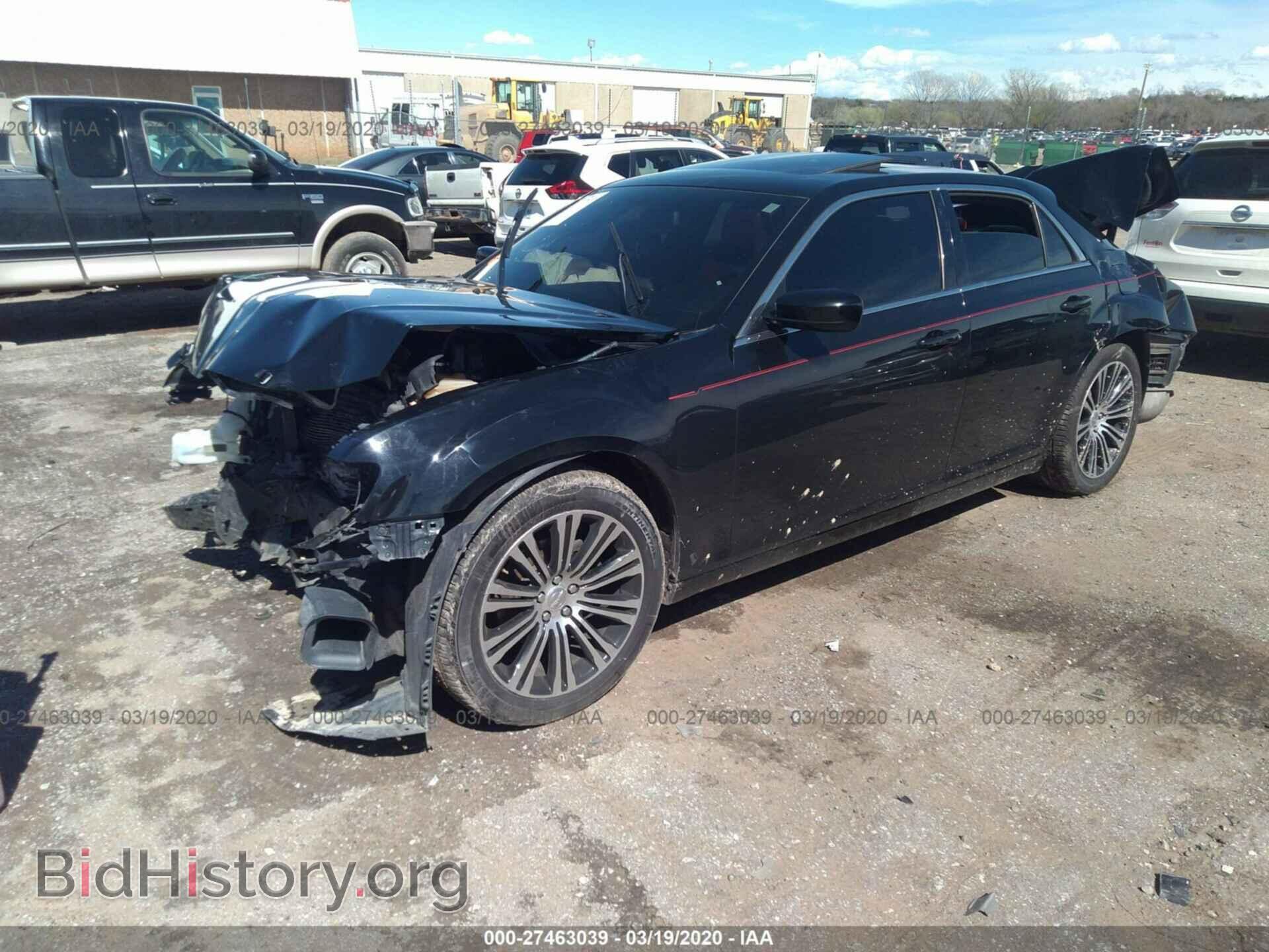 2013 CHRYSLER 300 - VIN: 2C3CCABG6DH519872 - Фото 2