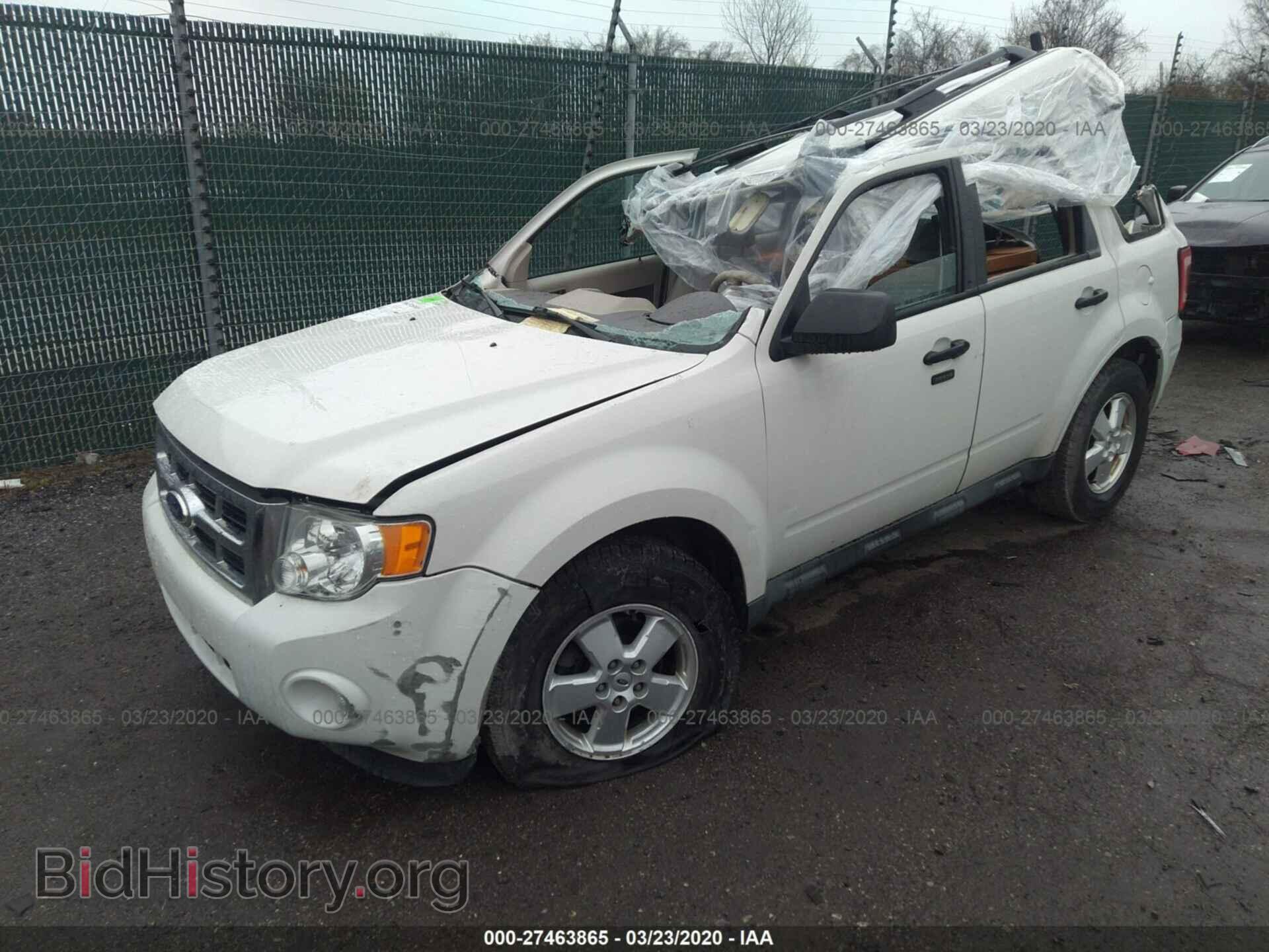 2011 FORD ESCAPE - VIN: 1FMCU0D70BKB18349 - Photo 2