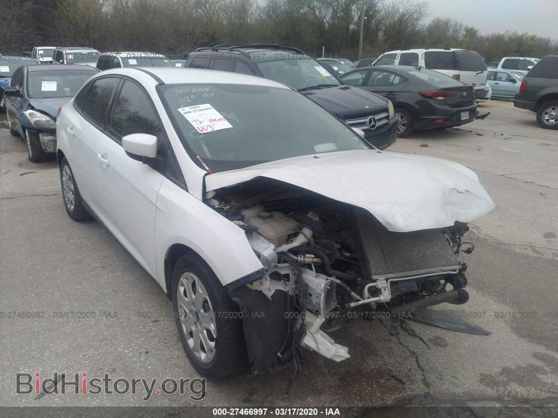 Photo 1FAHP3F22CL301208 - FORD FOCUS 2012
