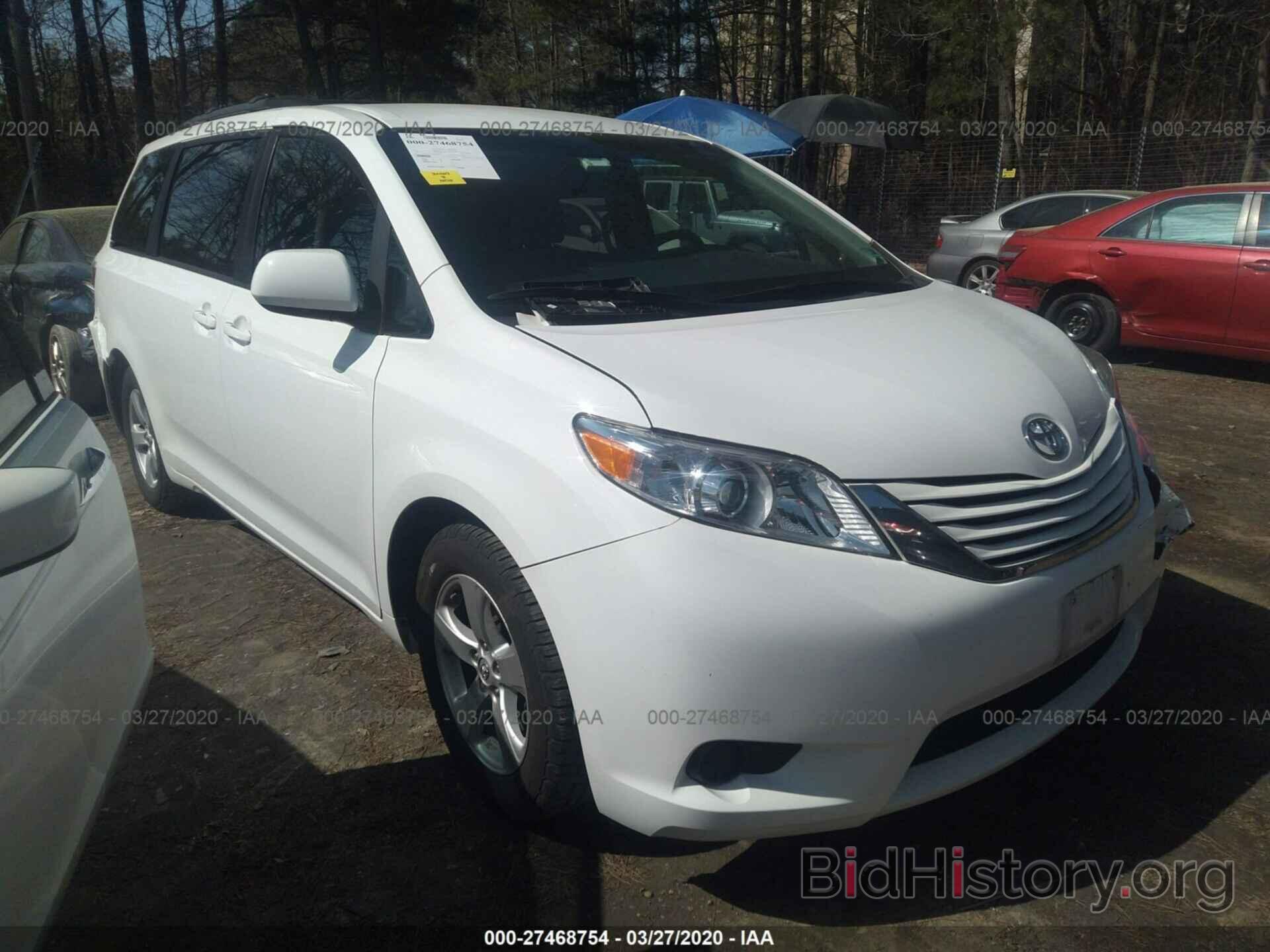 Photo 5TDKZ3DC7HS804017 - TOYOTA SIENNA 2017