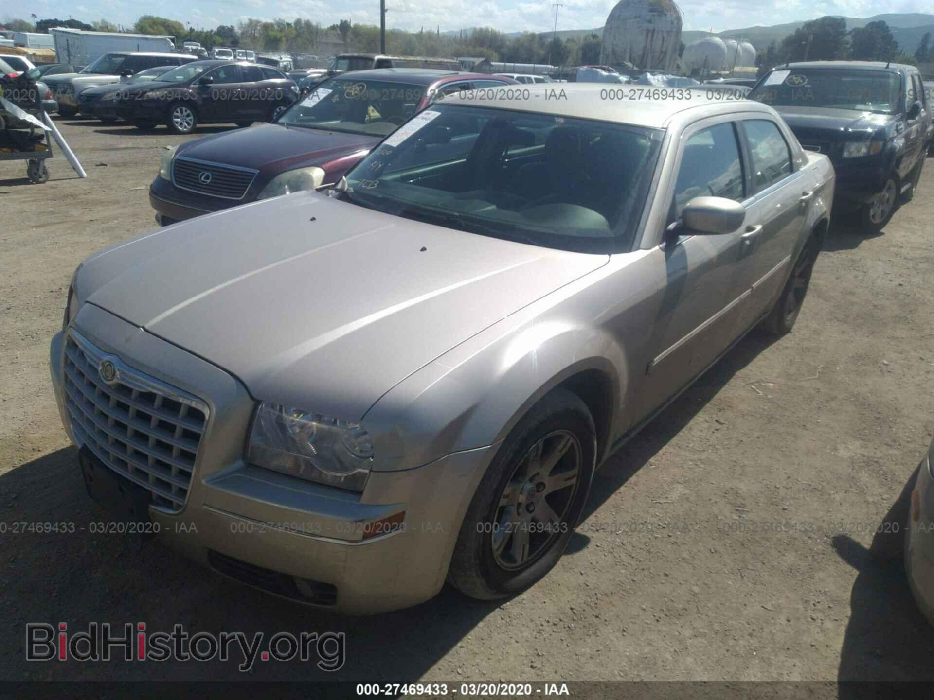 2006 CHRYSLER 300 - VIN: 2C3KA53G36H482645 - Фото 2