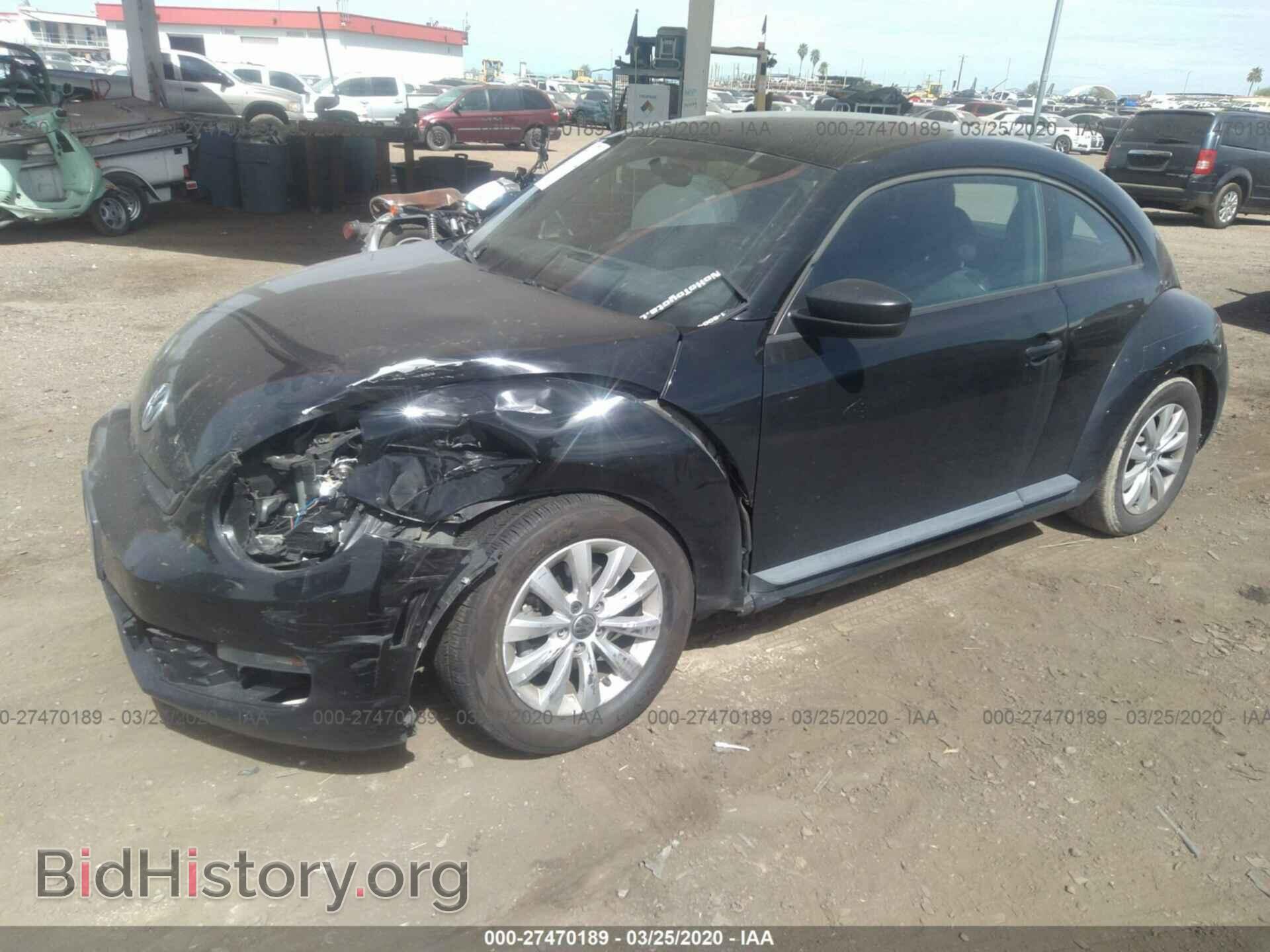 2014 VOLKSWAGEN BEETLE - VIN: 3VWFP7AT8EM625061 - Фото 2